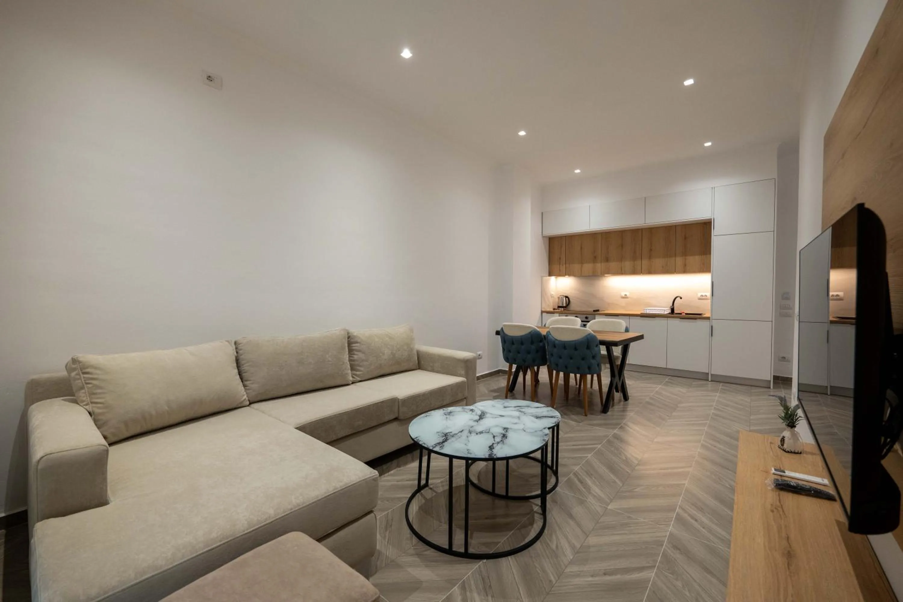 TV and multimedia in Regal Luxury Apartments