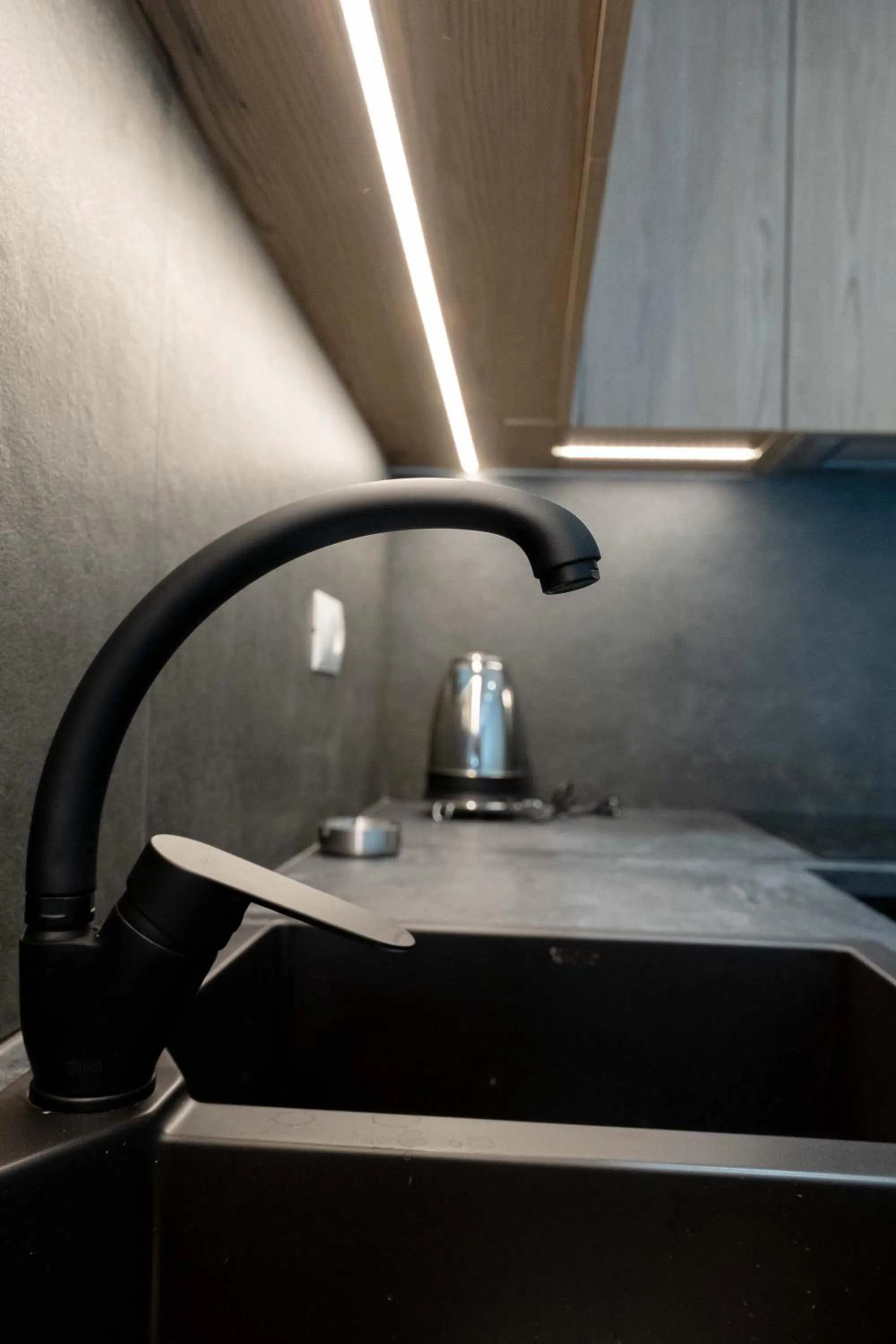 Kitchen or kitchenette in Regal Luxury Apartments