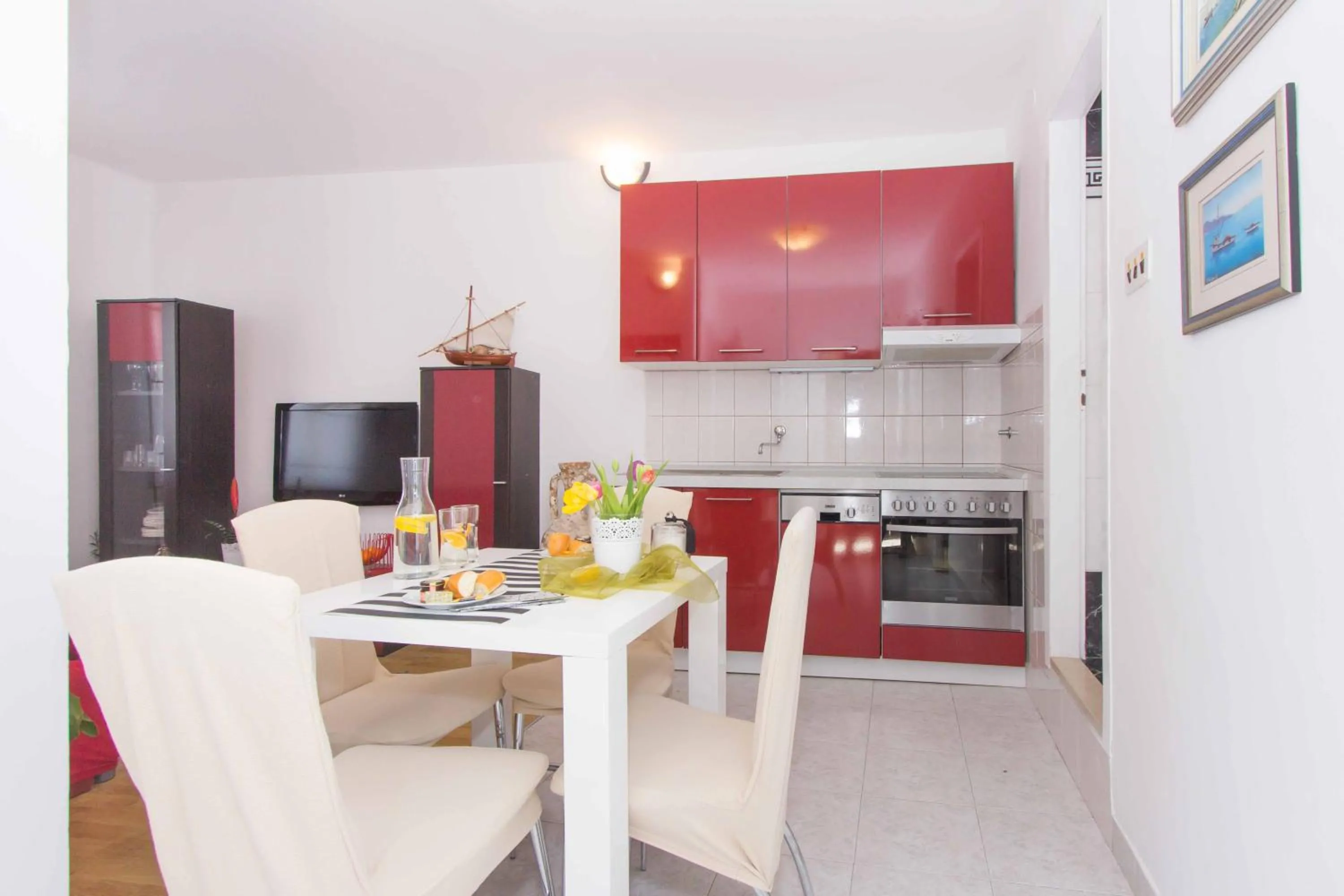 Coffee/tea facilities in Red Valentino Apartment