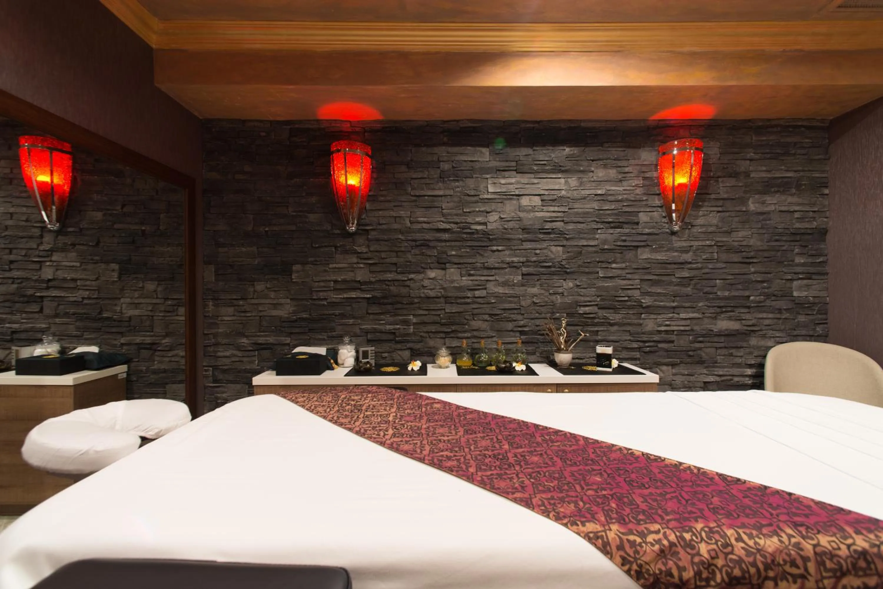 Massage, Bed in Mercure Tbilisi Old Town