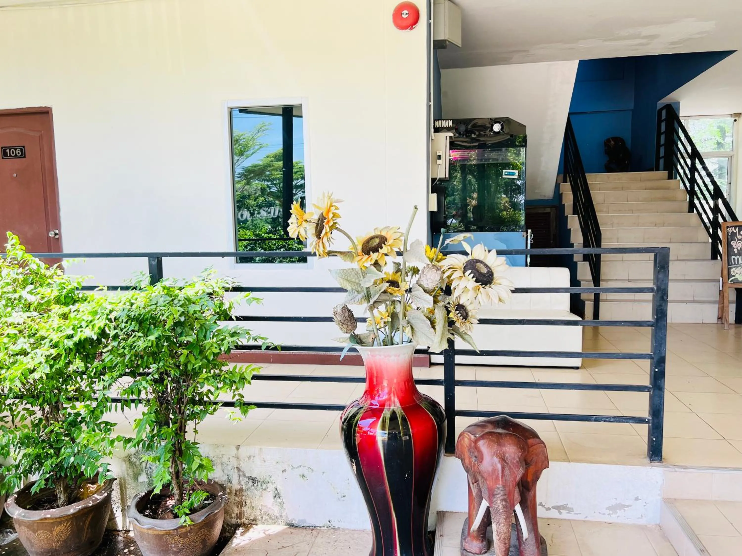 Area and facilities in Rungreang Hotel