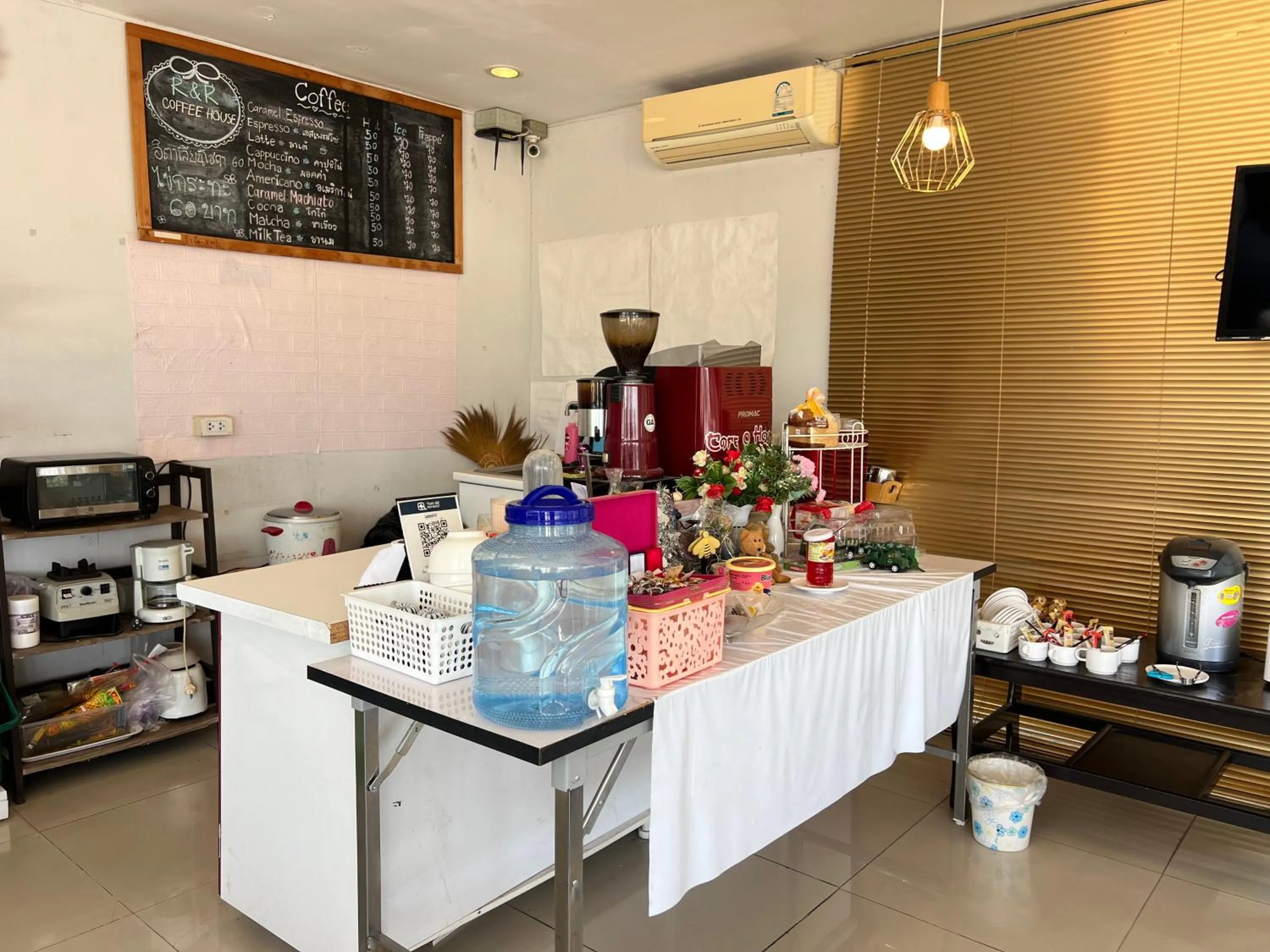 Area and facilities in Rungreang Hotel