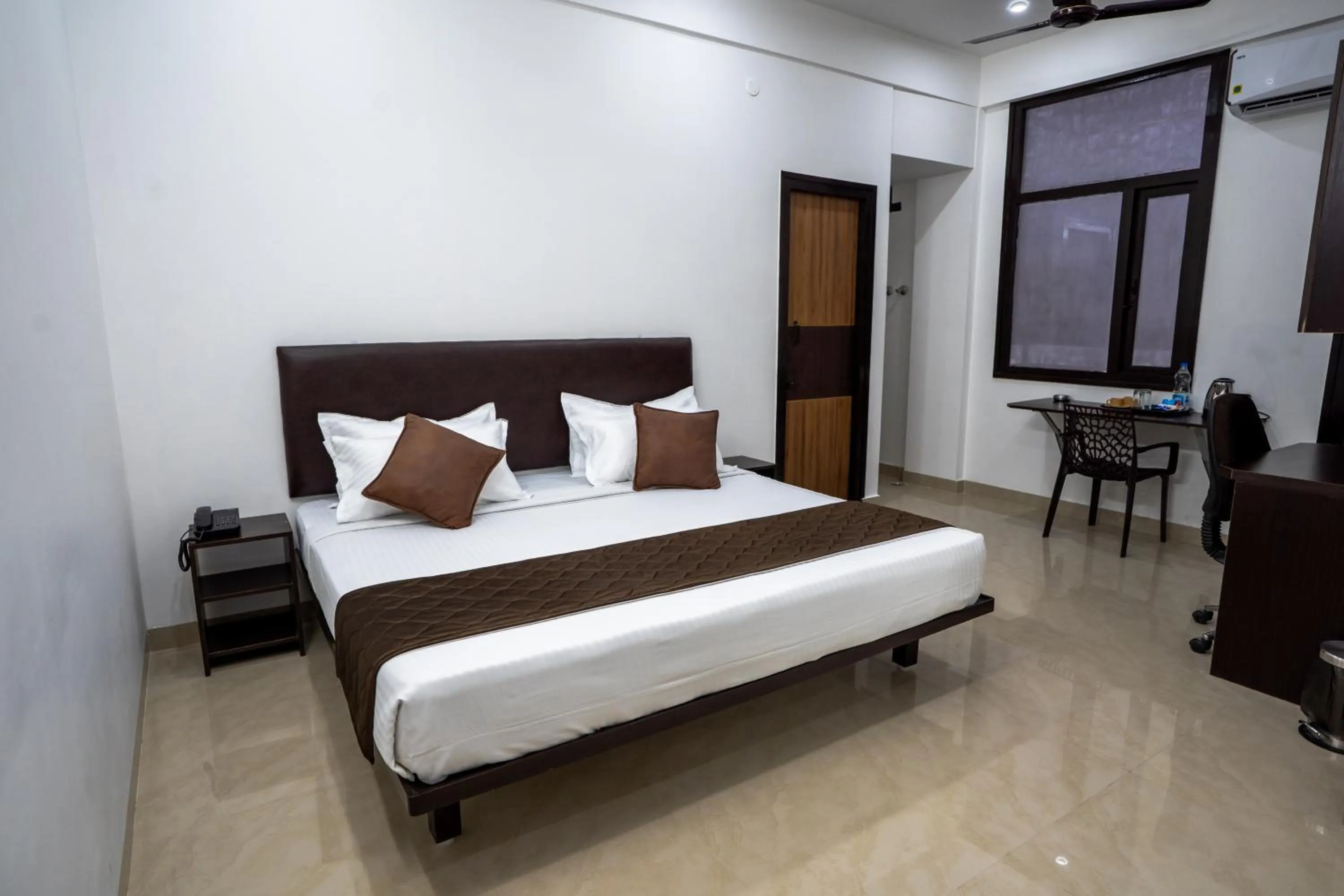 Bed in Cross Roads Inn