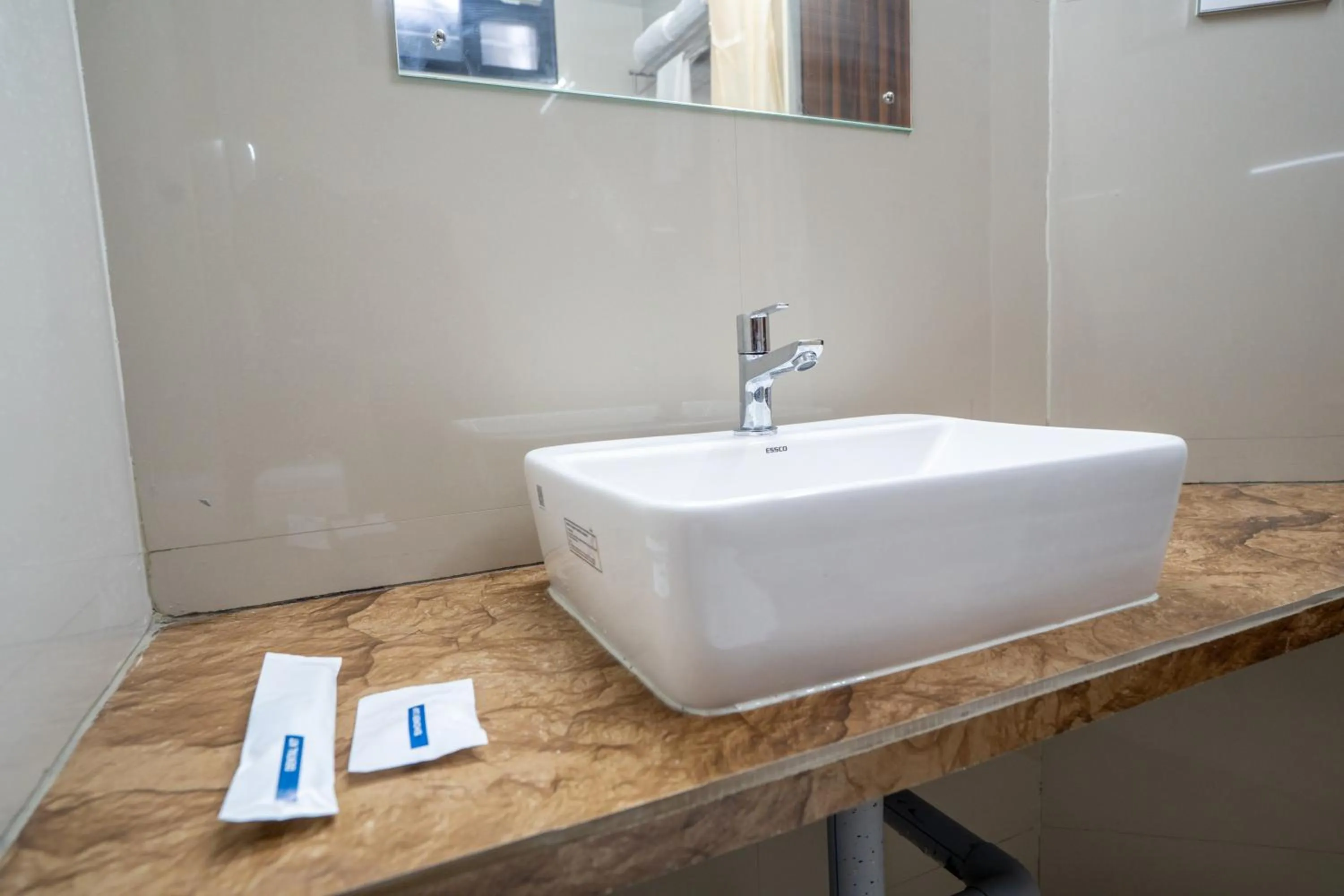 Bathroom in Cross Roads Inn