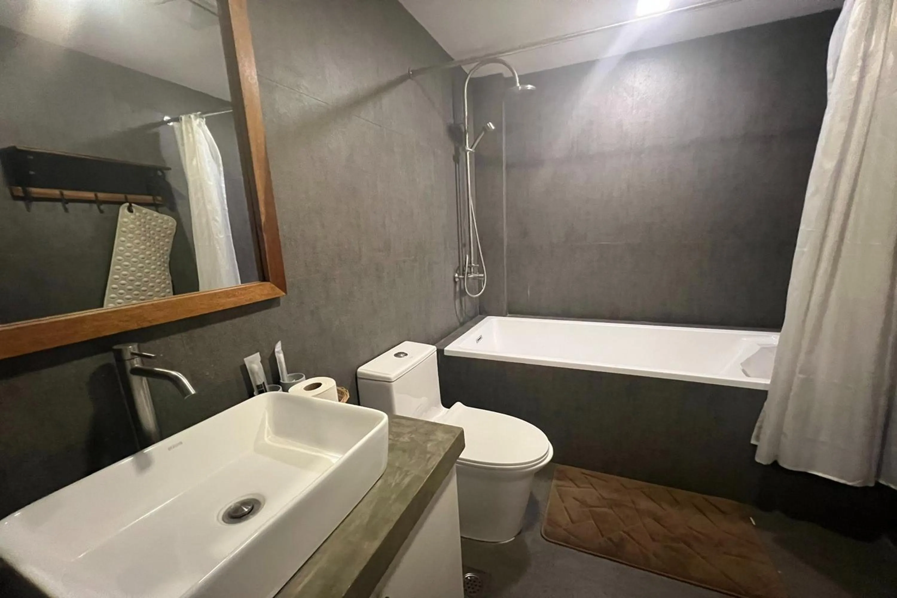 Bathroom in Casa Alegria Bed and Breakfast Antipolo