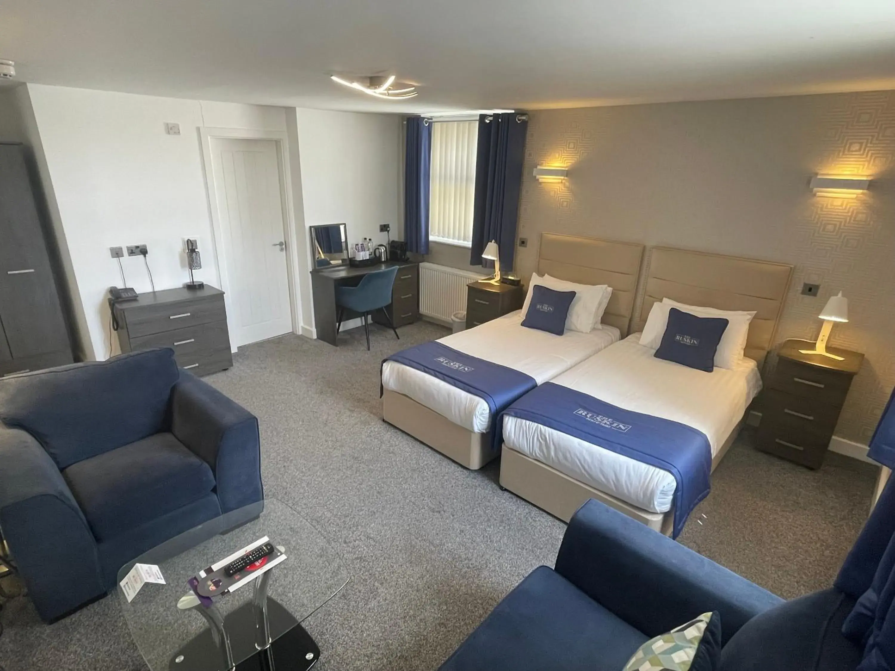 Premier Twin beds & Sofa bed in Ruskin Hotel Premier Twin beds & Sofa bed in Ruskin Hotel