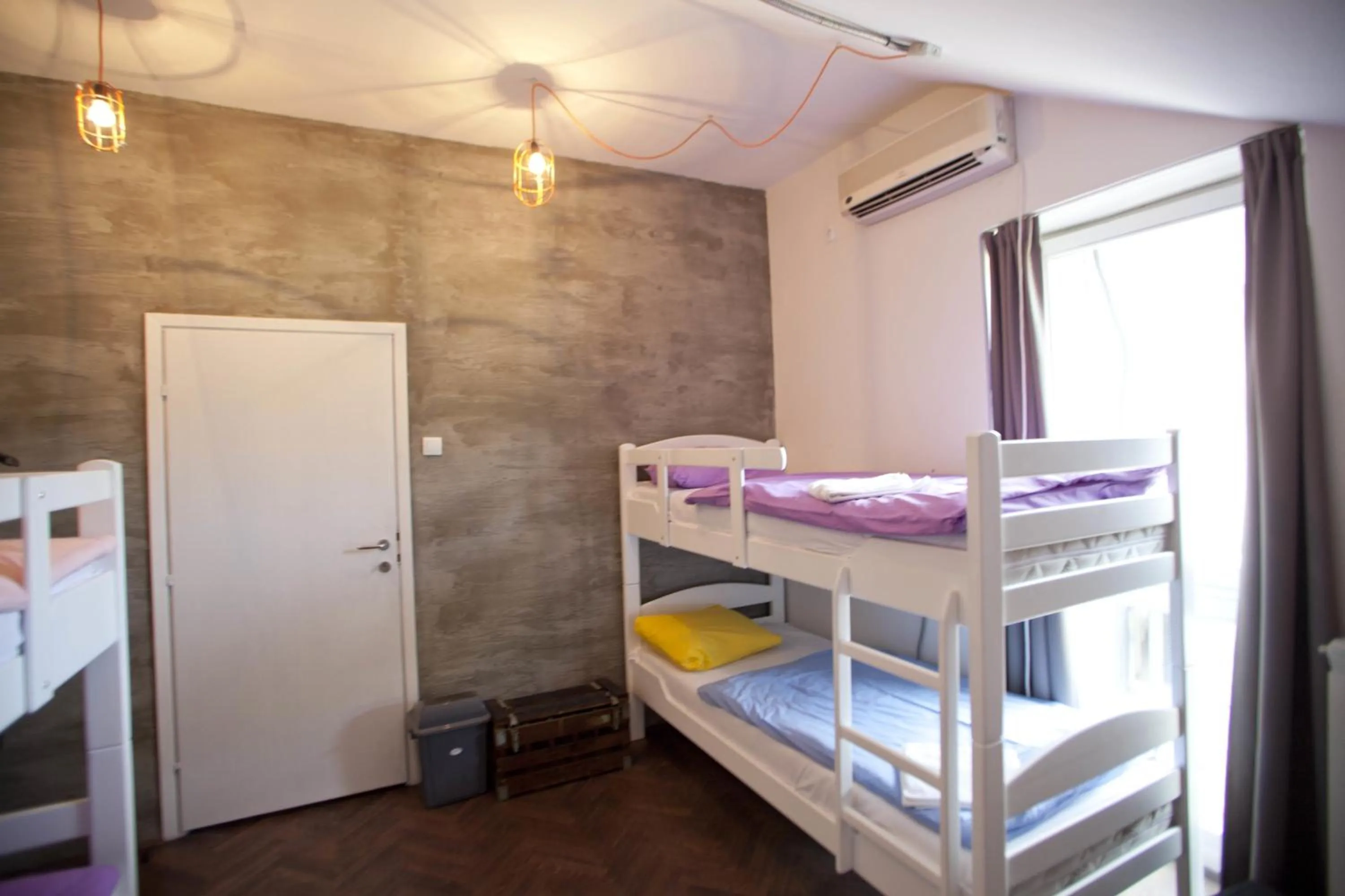 Day, Bed in Hostel Fair and Square