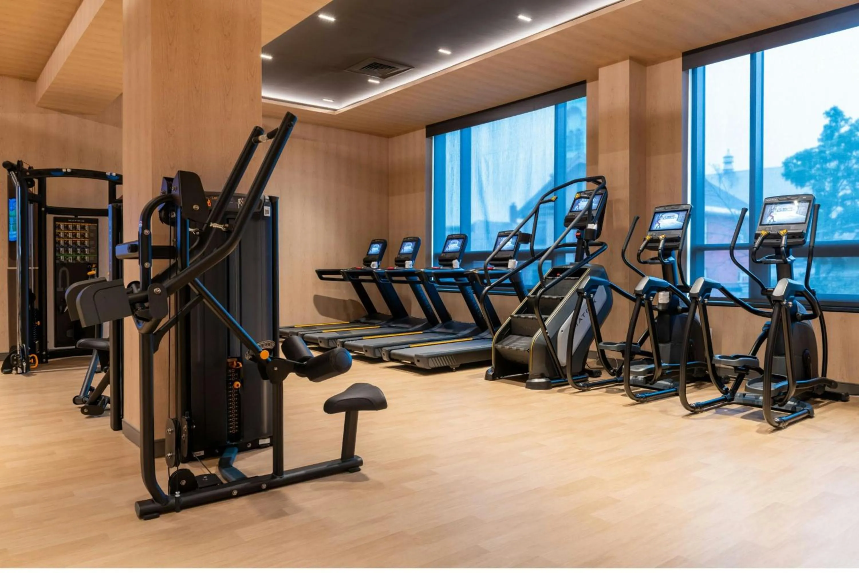 Fitness centre/facilities in AC Hotel Burlington