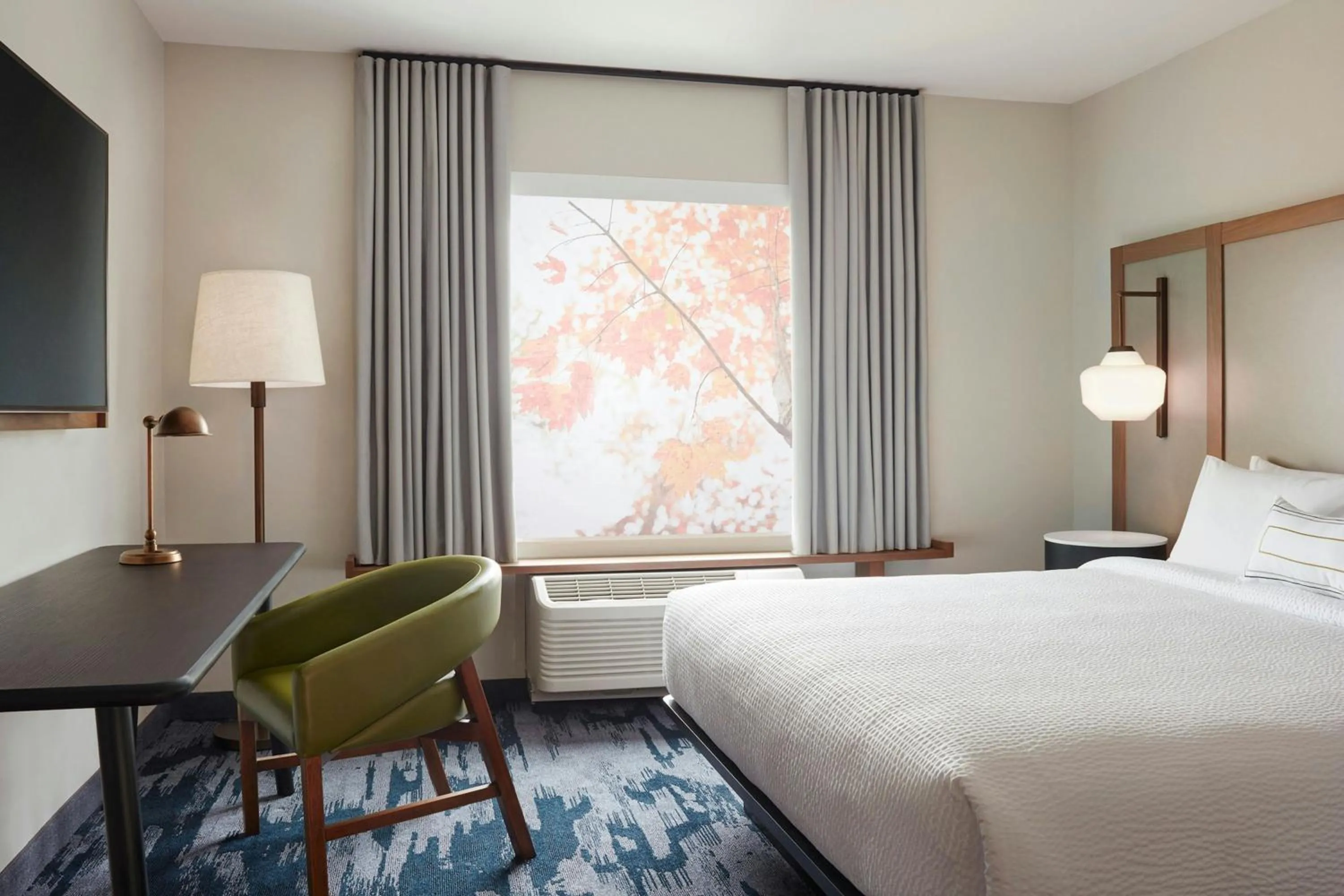 Photo of the whole room, Bed in Fairfield Inn & Suites Spartanburg Downtown