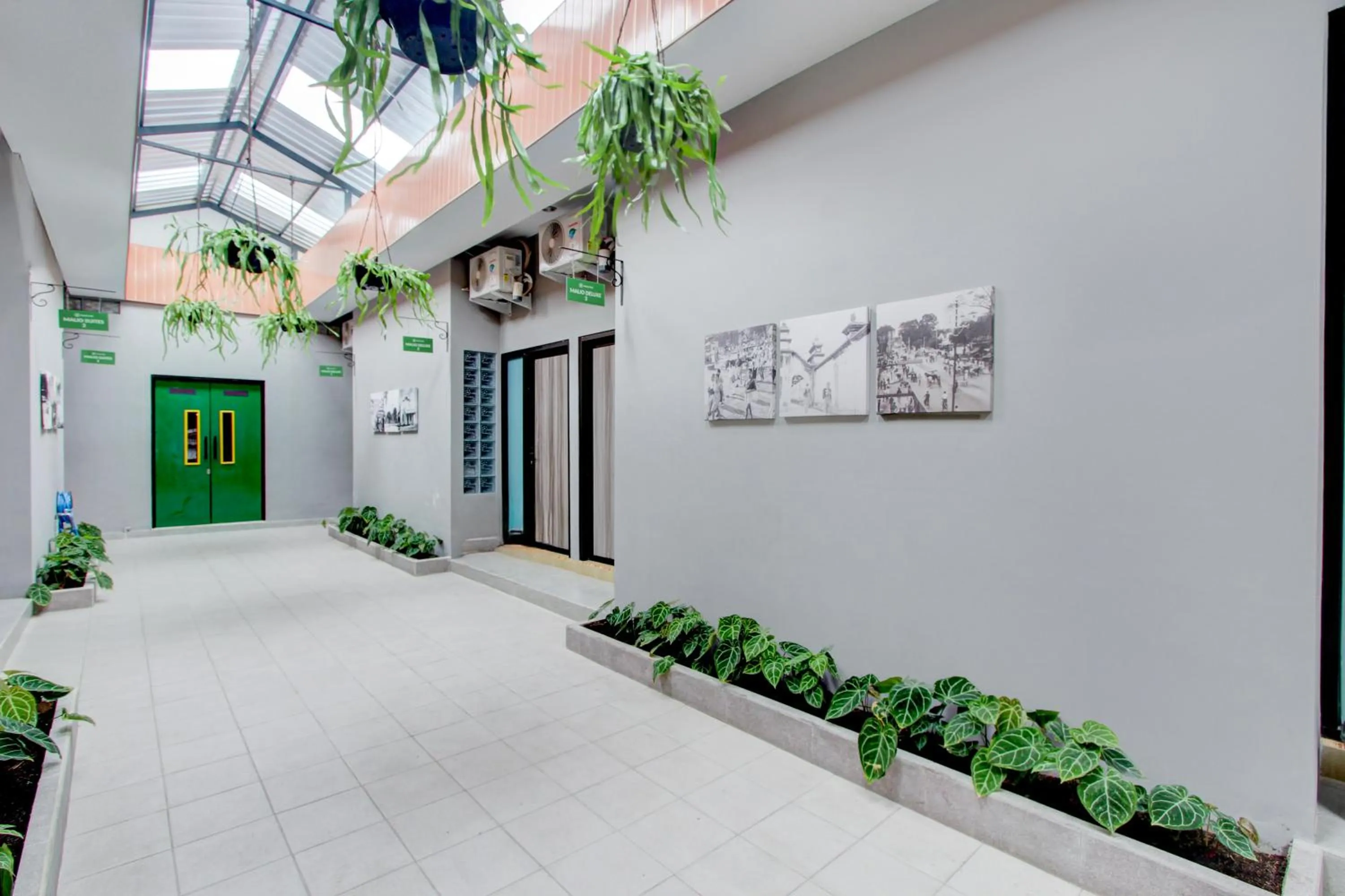 Facade/entrance in Hotel O Yogyakarta near Jalan Malioboro formerly Malio Inn