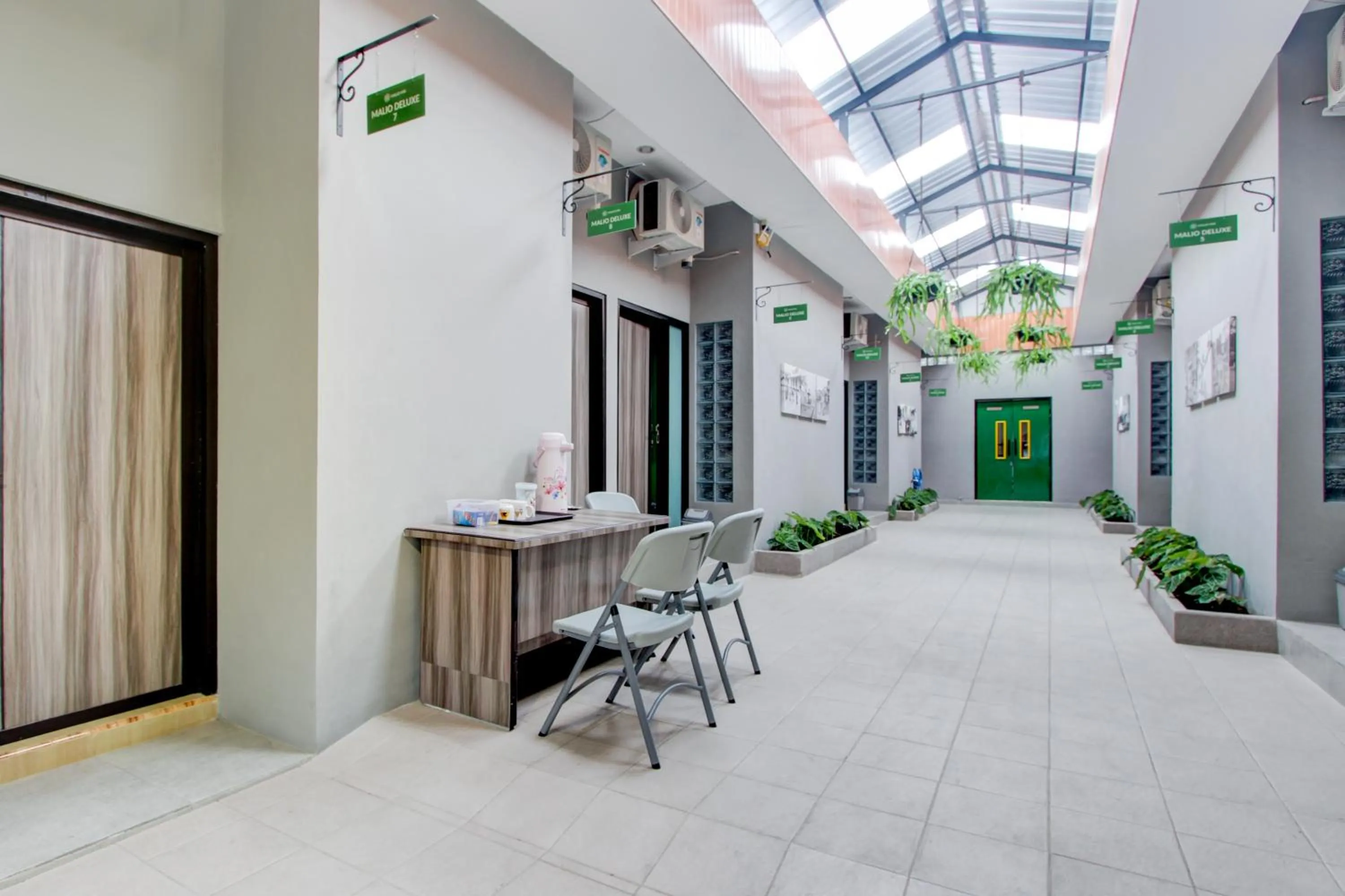 Lobby or reception in Hotel O Yogyakarta near Jalan Malioboro formerly Malio Inn