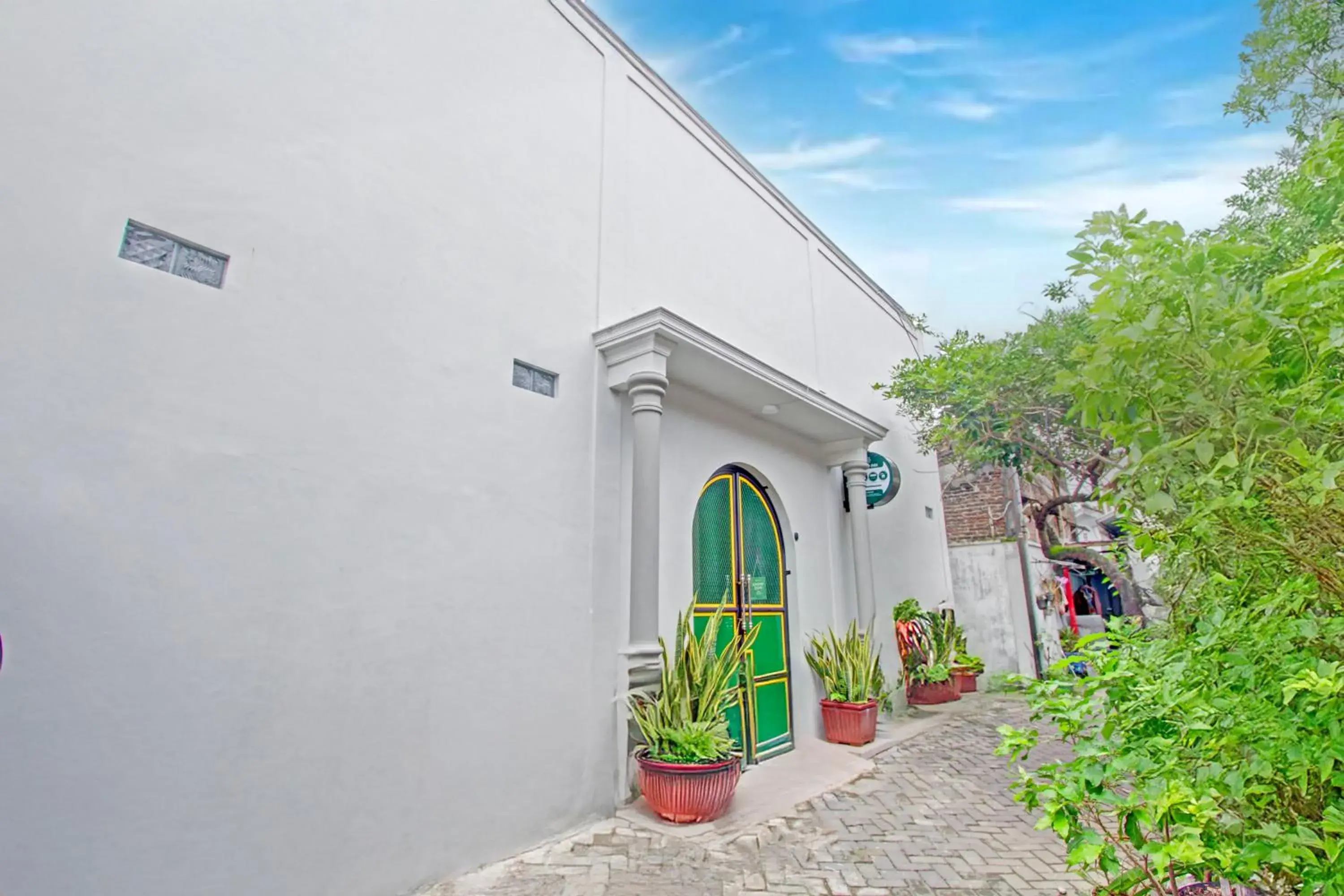 Property building in Hotel O Yogyakarta near Jalan Malioboro formerly Malio Inn Property building in Hotel O Yogyakarta near Jalan Malioboro formerly Malio Inn