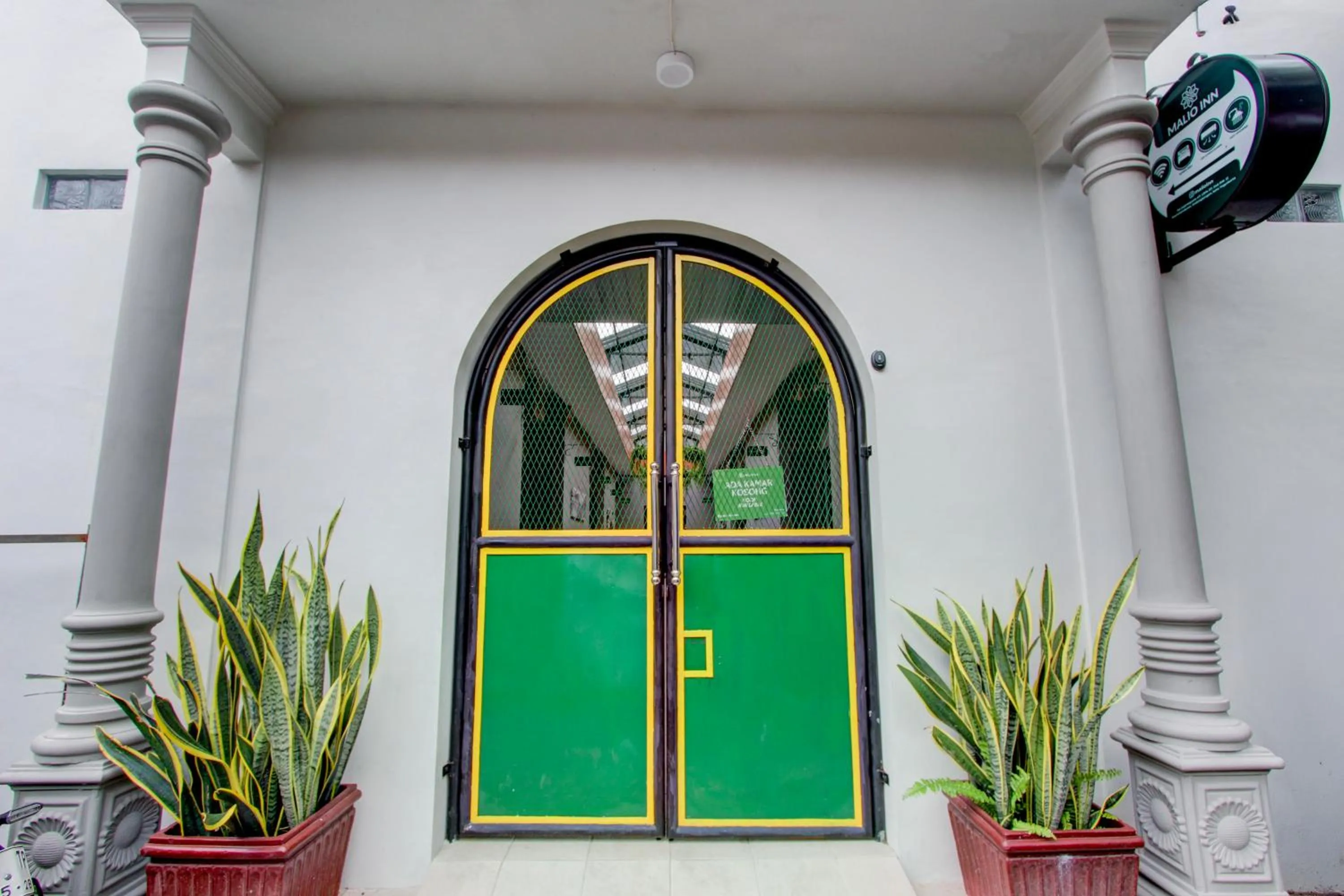 Facade/entrance in Hotel O Yogyakarta near Jalan Malioboro formerly Malio Inn