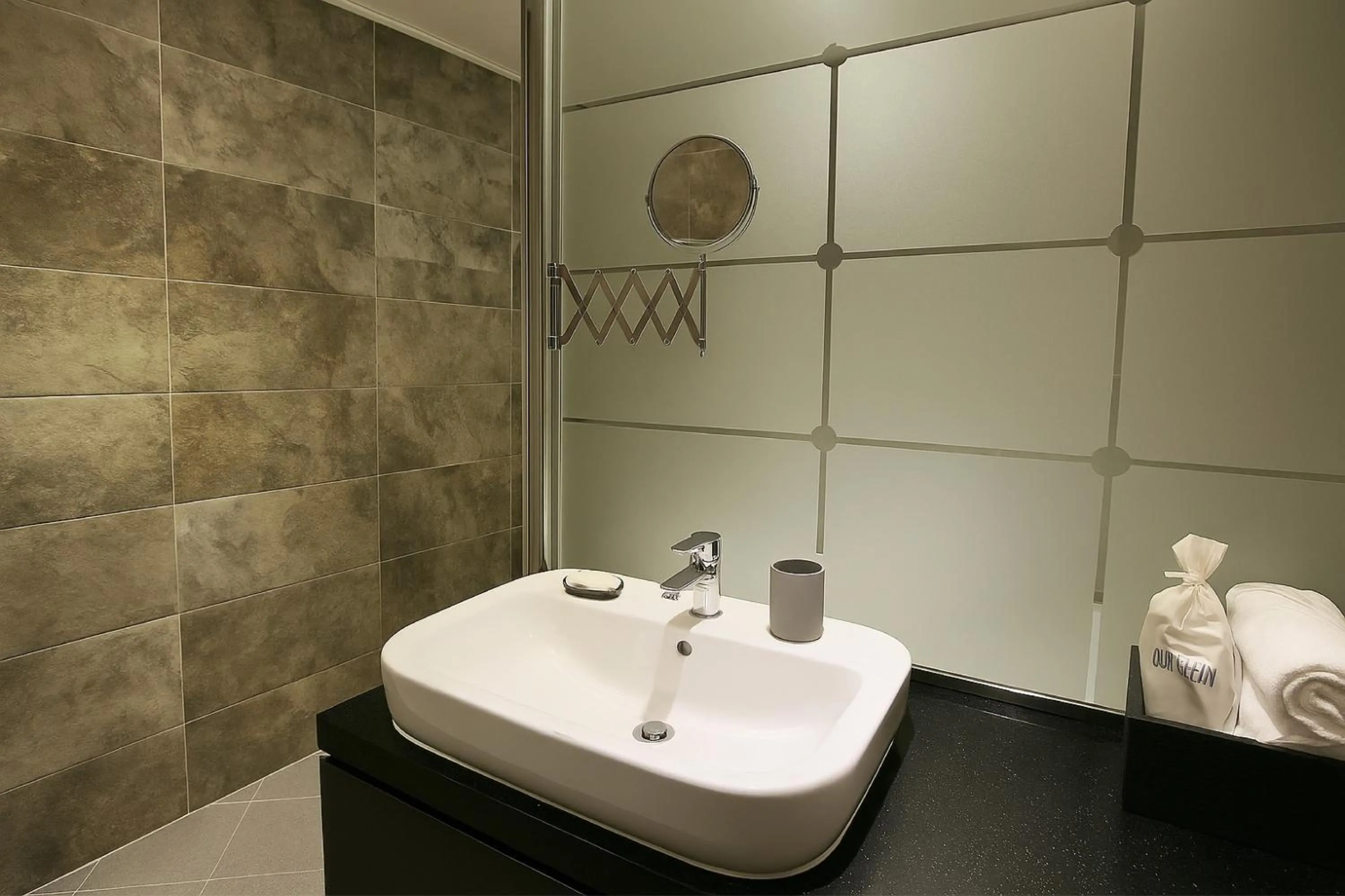 Bathroom in Seosan Modern Hotel