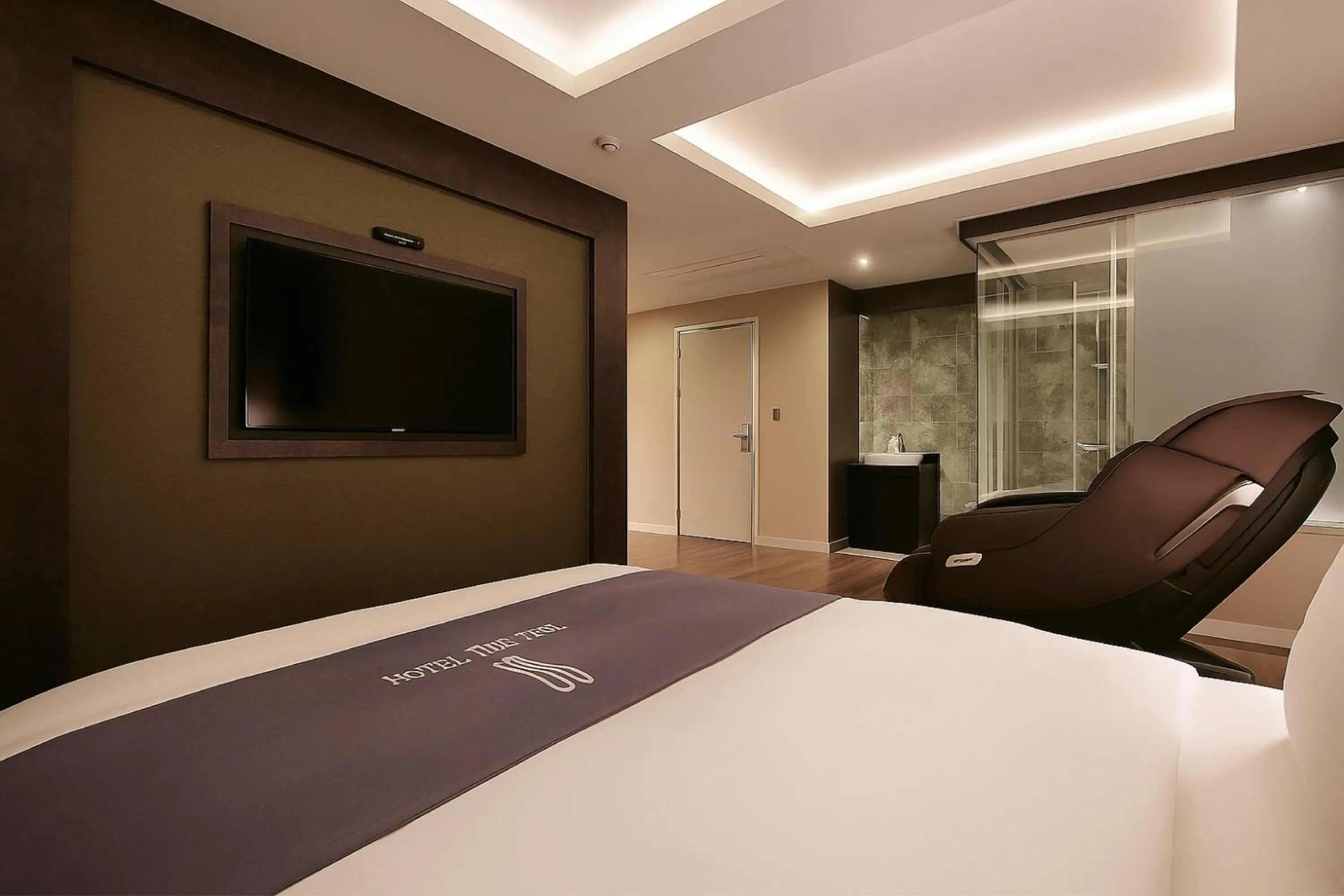 Bed in Seosan Modern Hotel