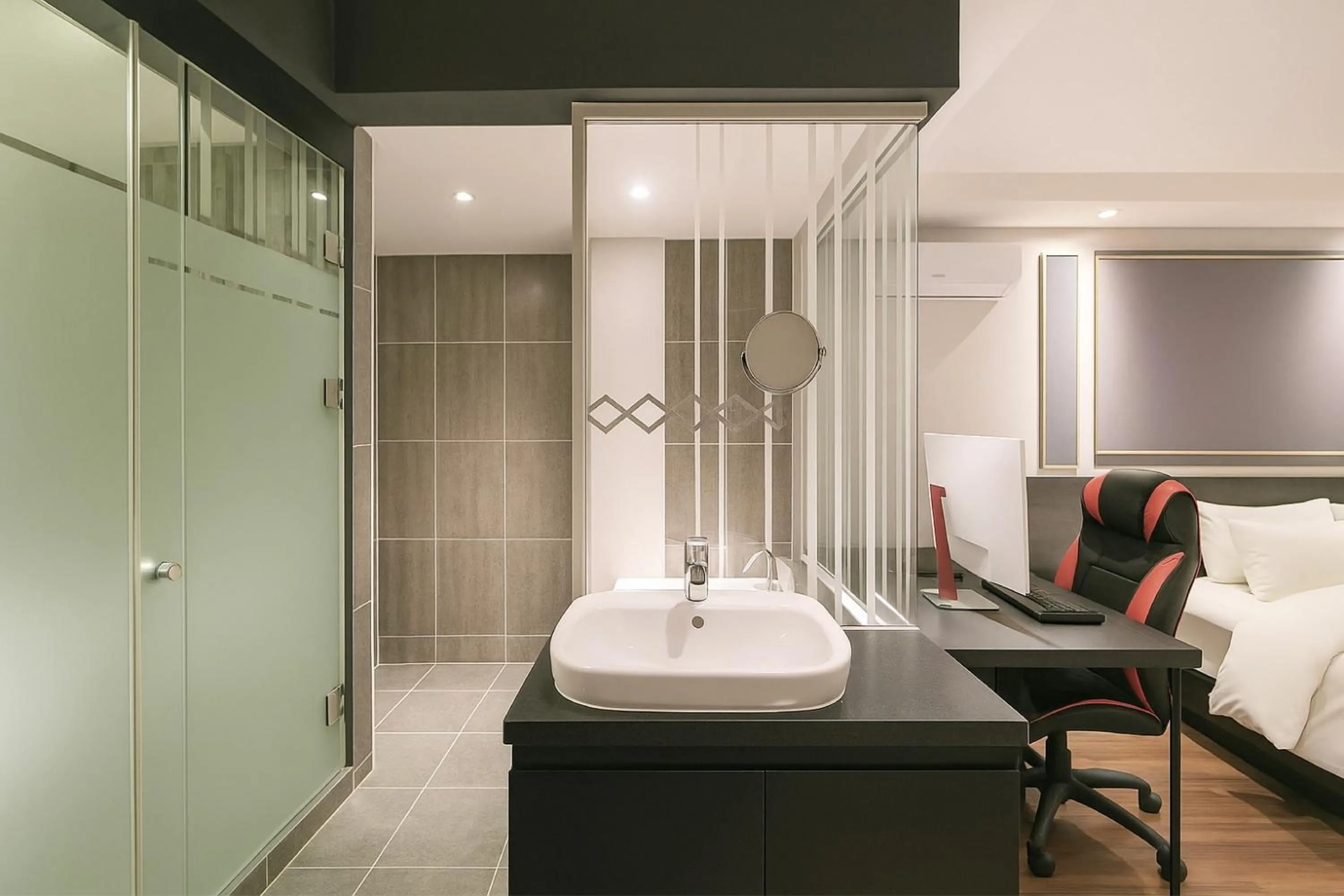 Bathroom in Seosan Modern Hotel
