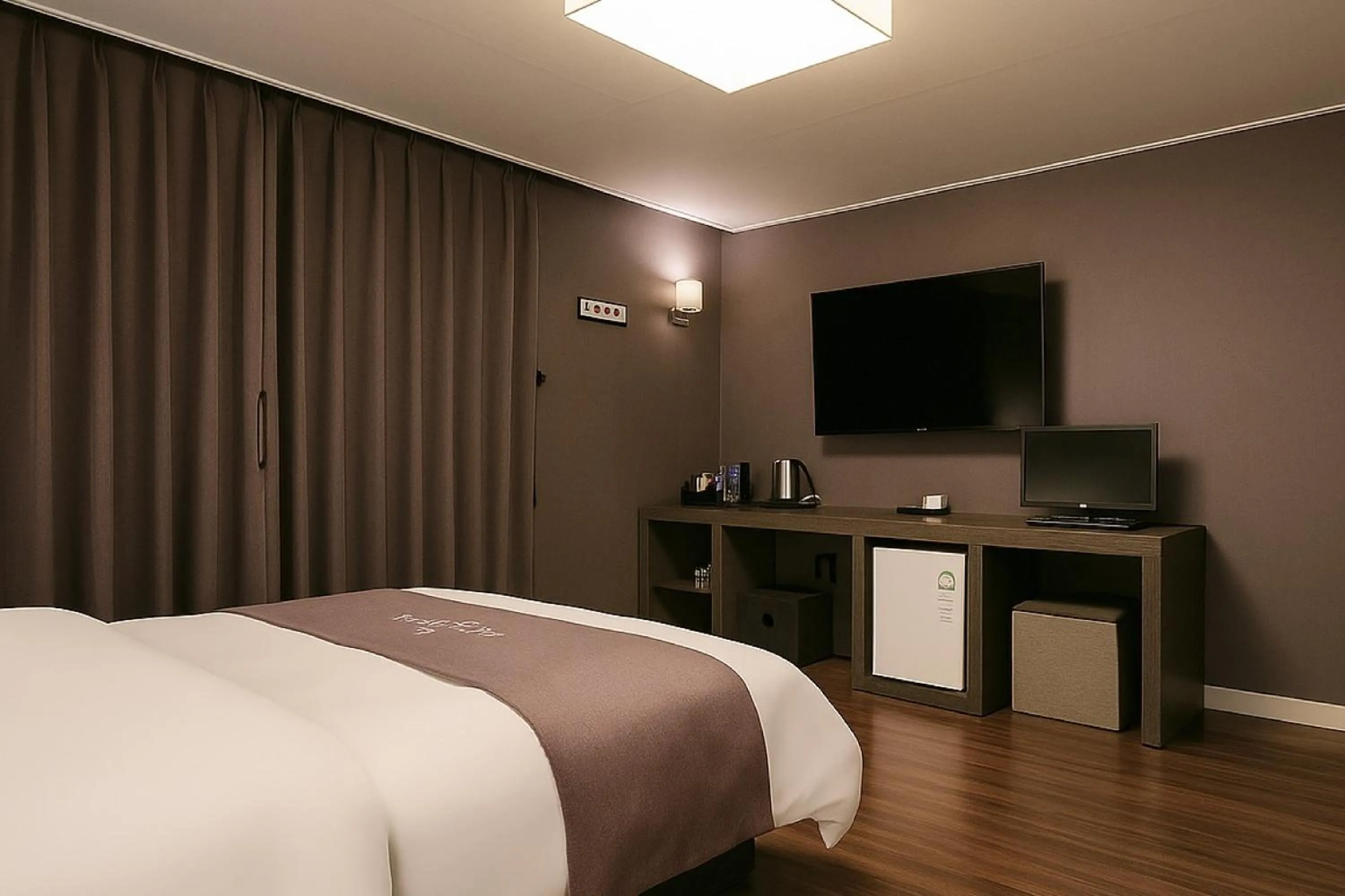 Bed in Seosan Modern Hotel