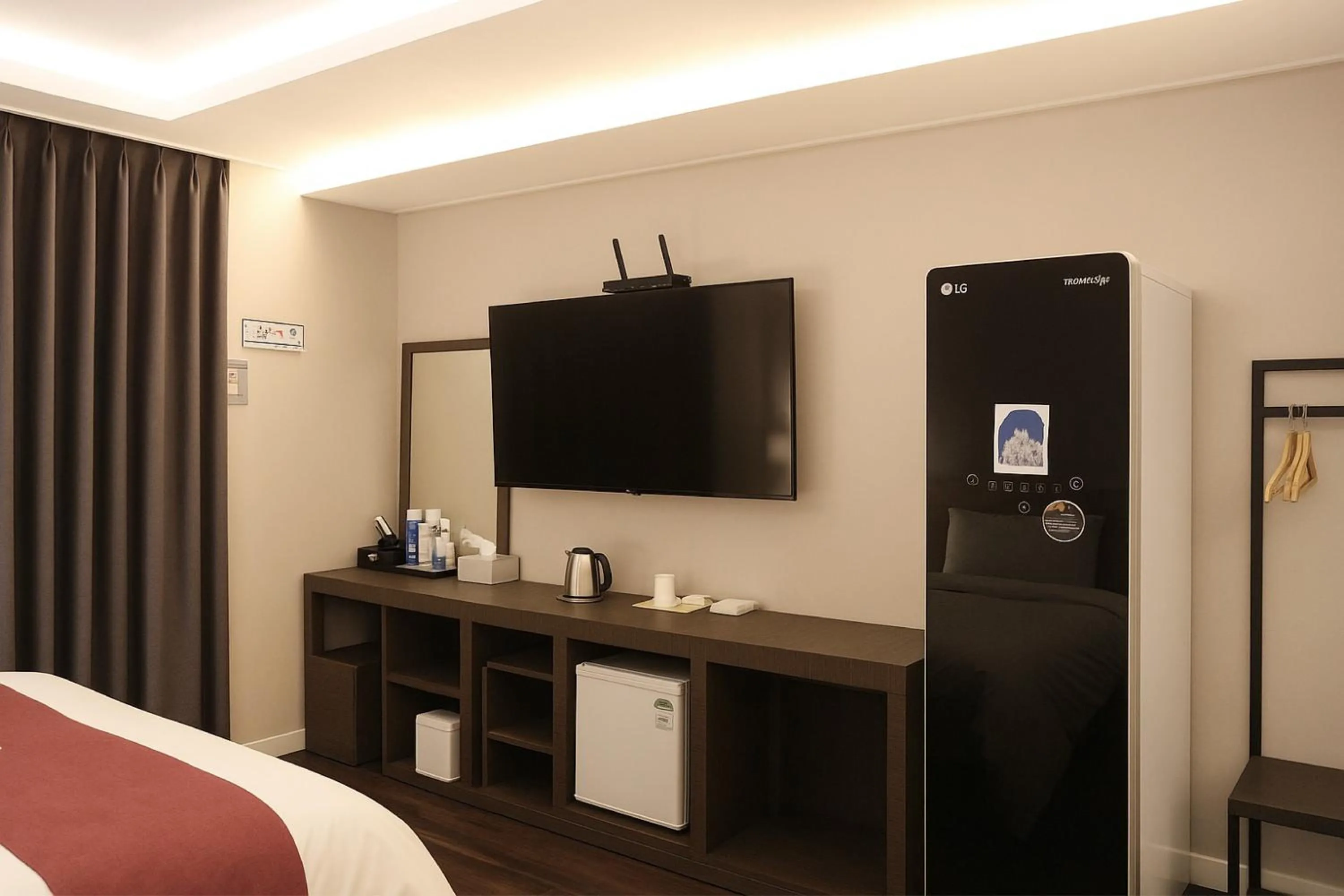 TV and multimedia, Bed in Seosan Modern Hotel