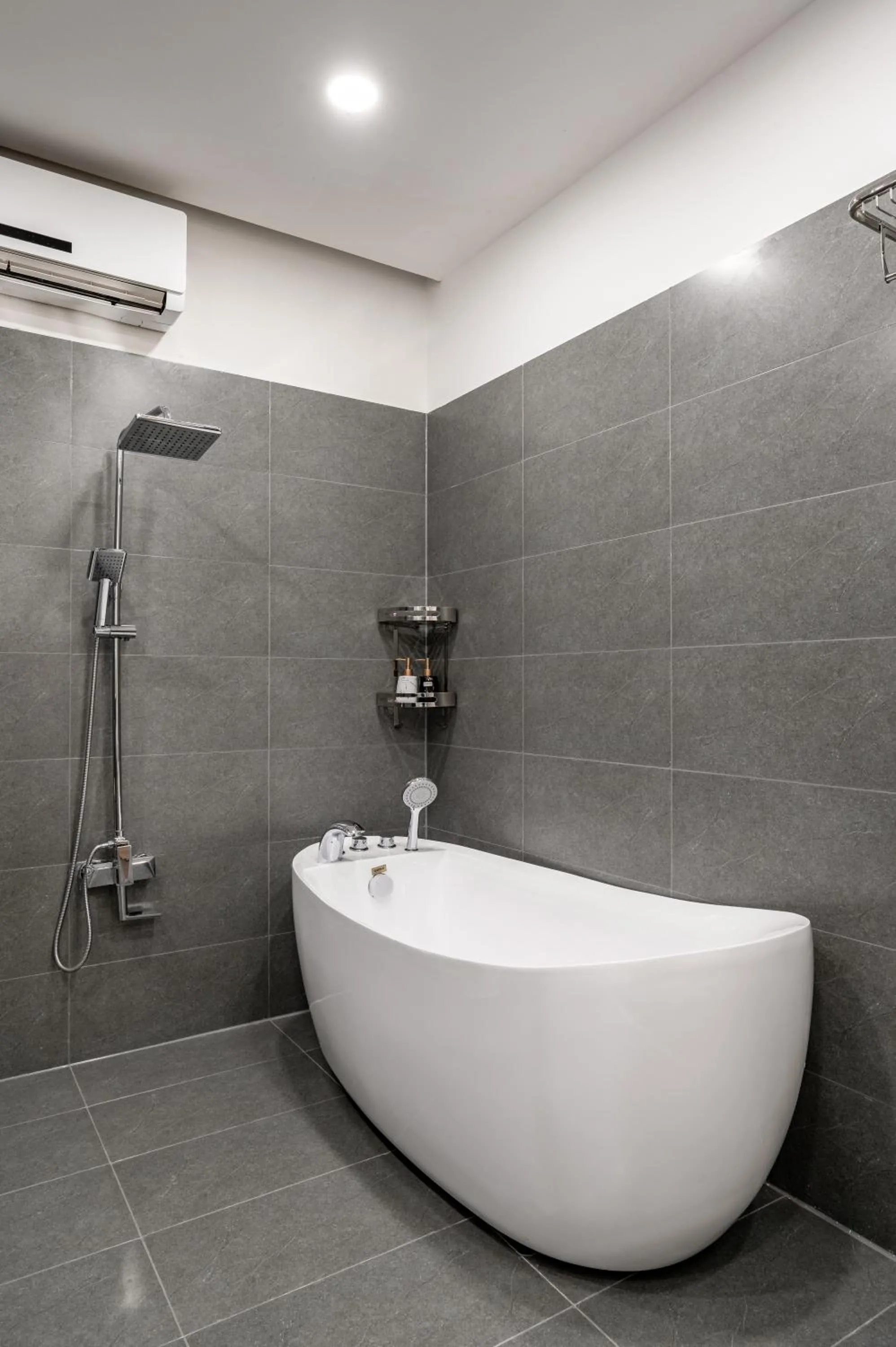 Shower in A Boi Apartment at District 3