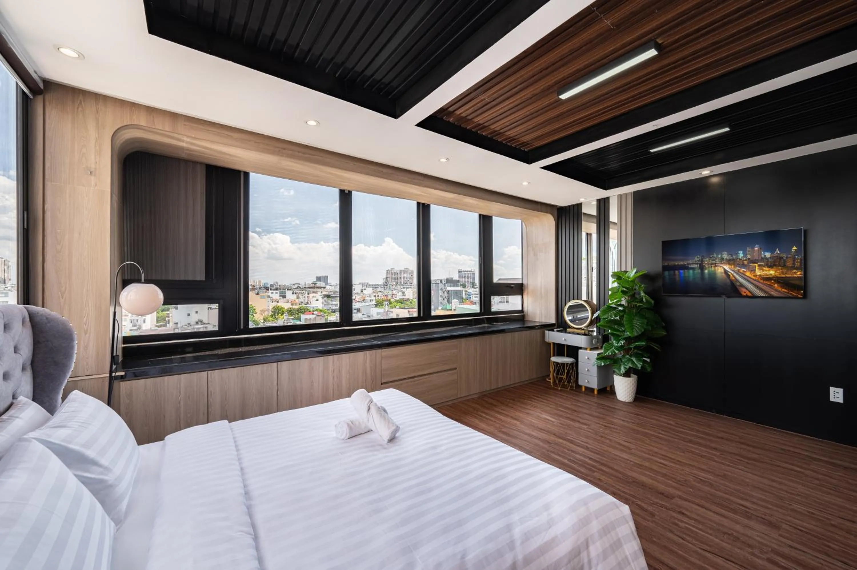 Bed in A Boi Apartment at District 3