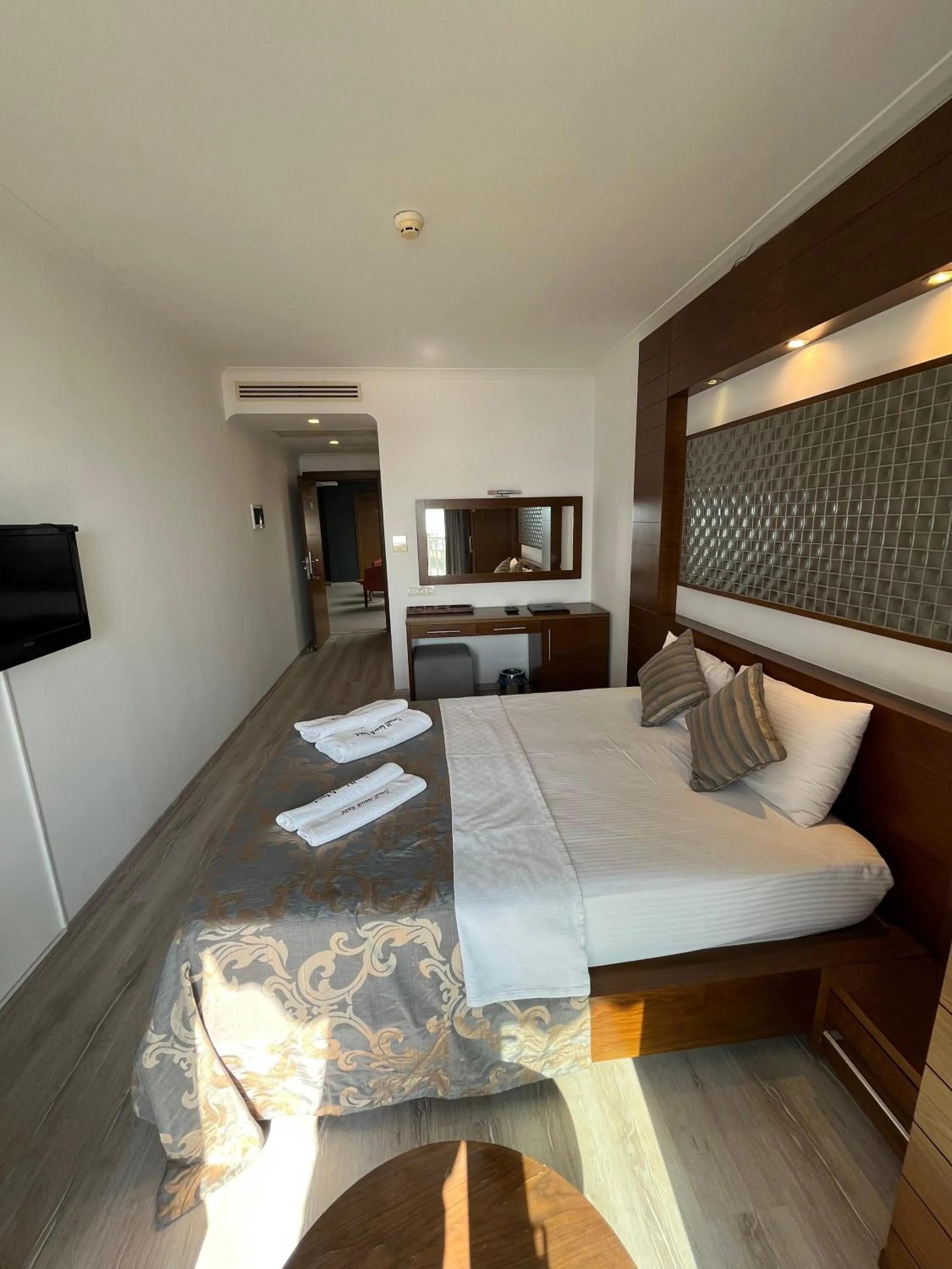 Small Beach Hotel