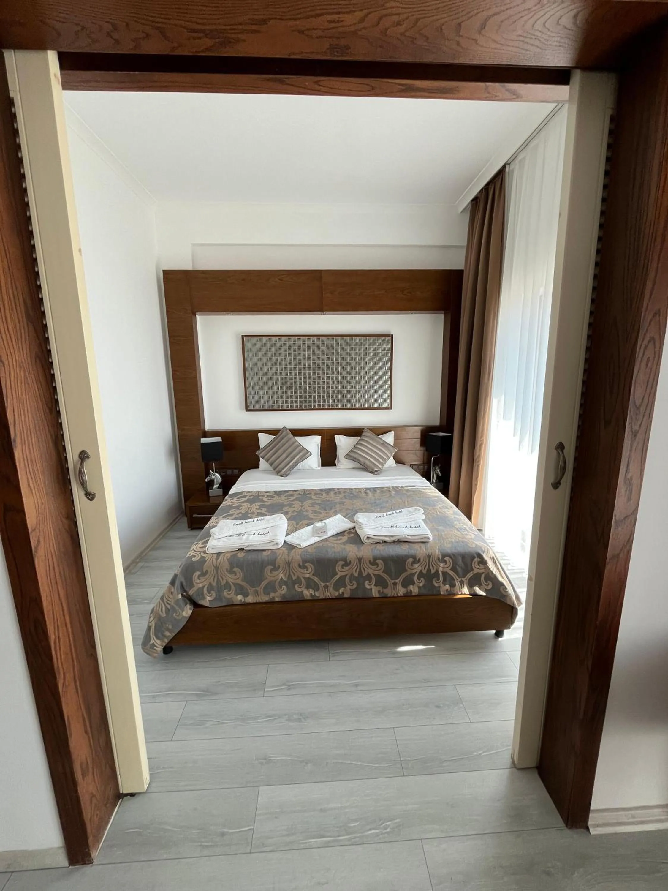 Small Beach Hotel