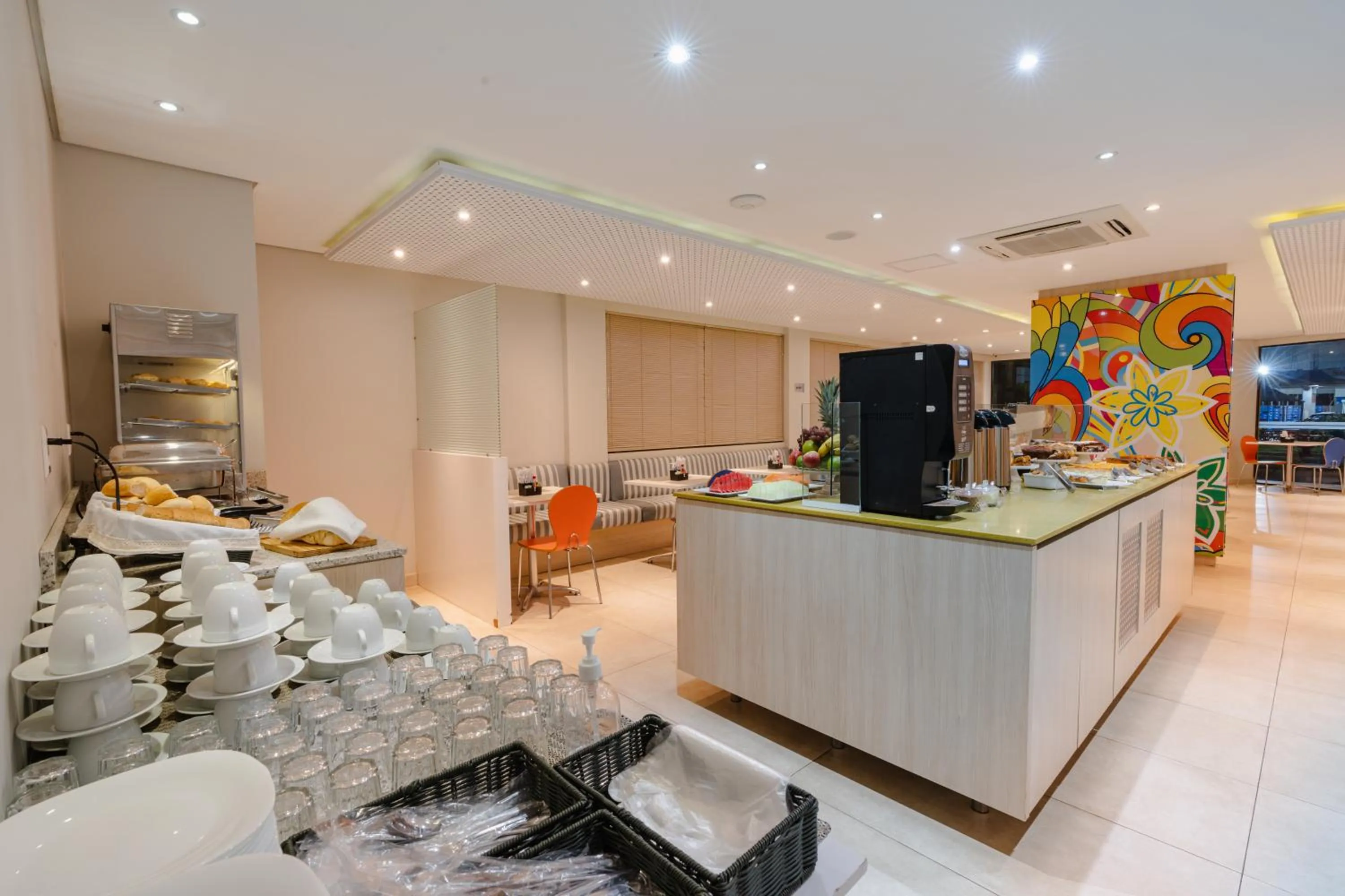 Buffet breakfast in Hotel Caiuá Lago Umuarama