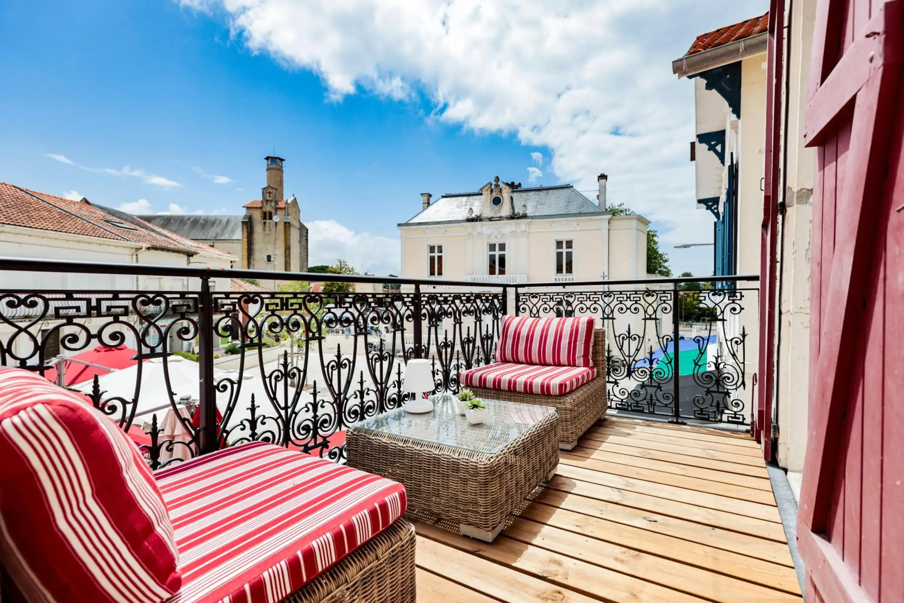 Deluxe Double Room with Balcony in Hotel du Balcon Deluxe Double Room with Balcony in Hotel du Balcon