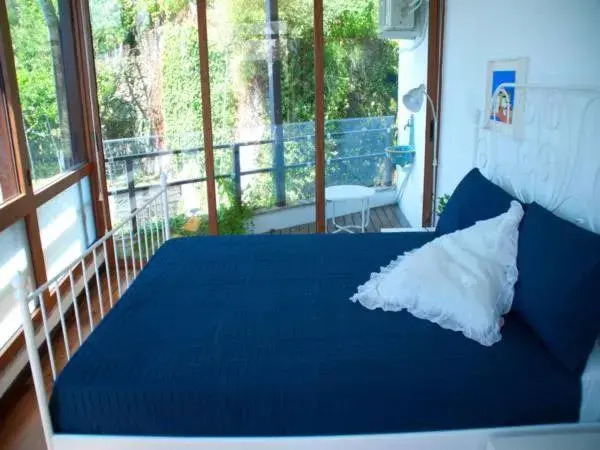 Double Room with Balcony and Sea View in Il Nido del Gabbiano Double Room with Balcony and Sea View in Il Nido del Gabbiano