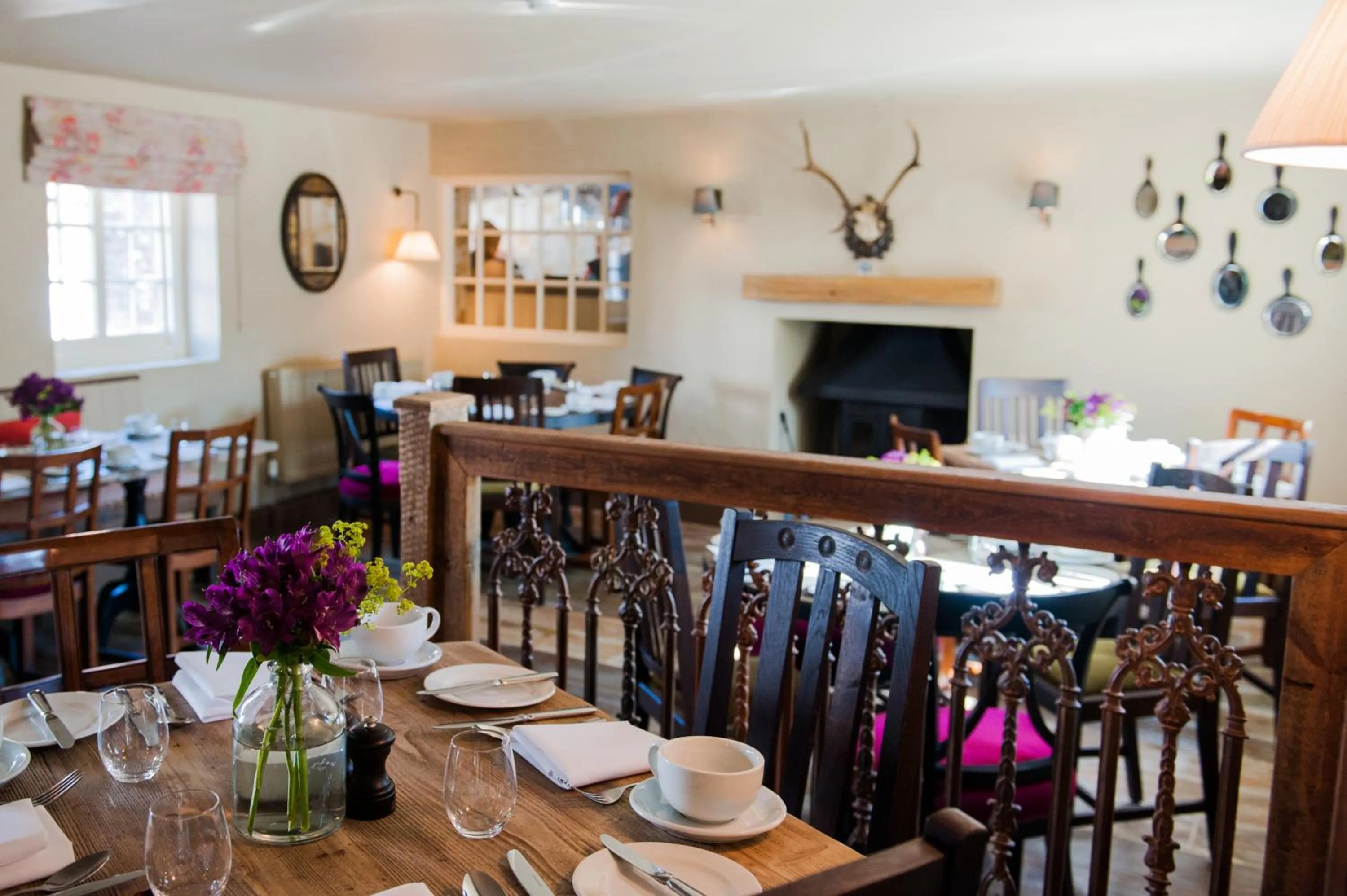 Restaurant/places to eat in The White Hart, Overton
