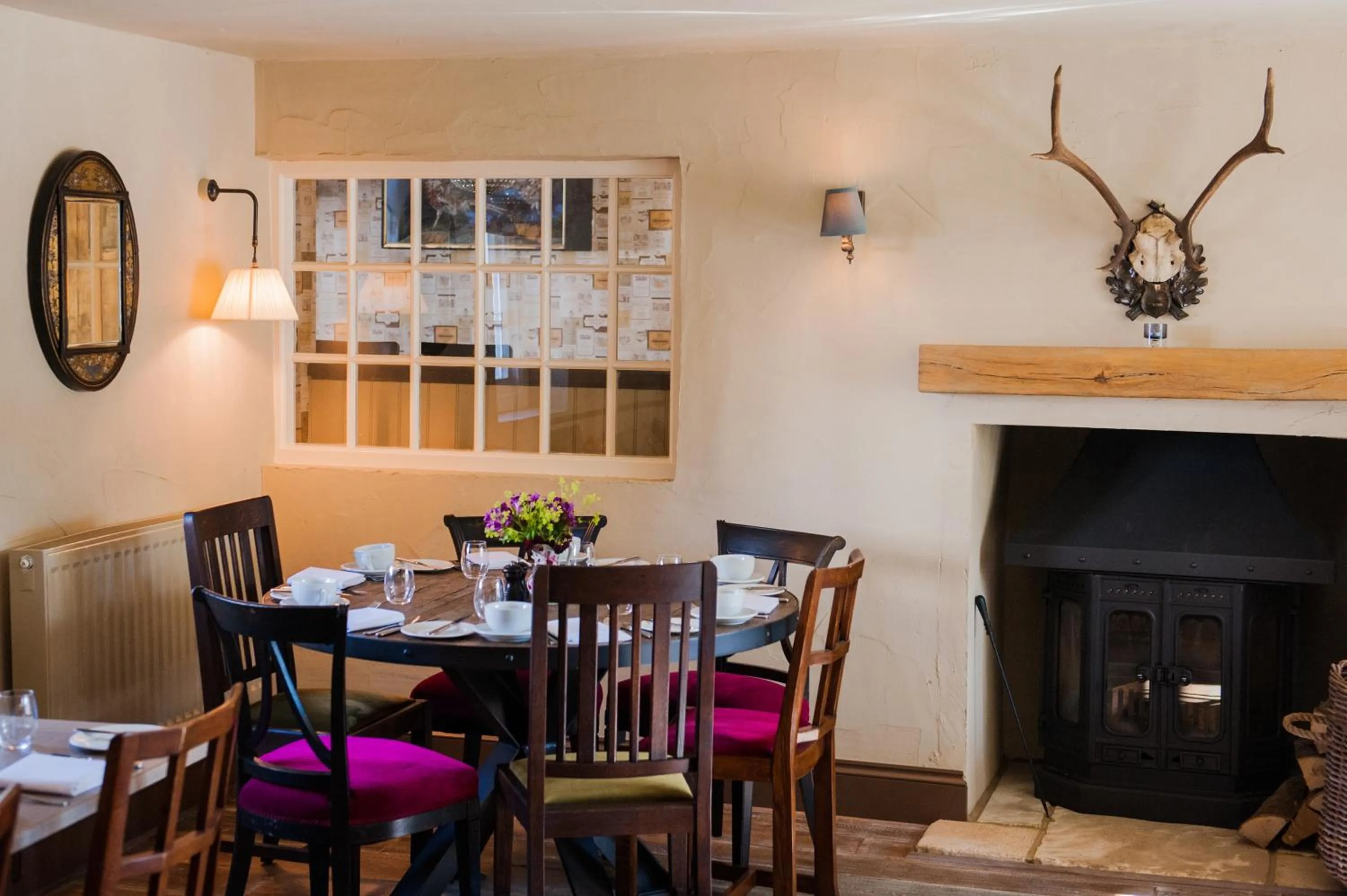 Restaurant/places to eat in The White Hart, Overton