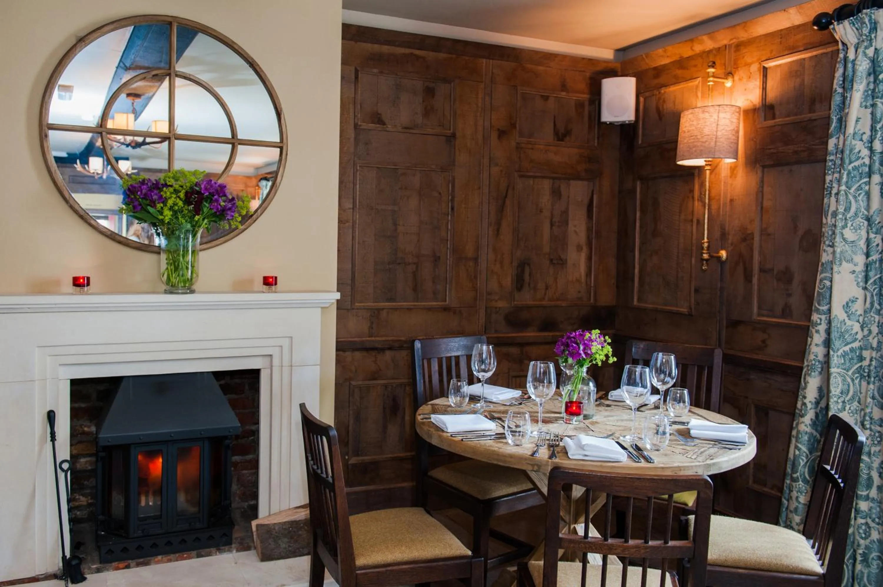 Restaurant/places to eat in The White Hart, Overton
