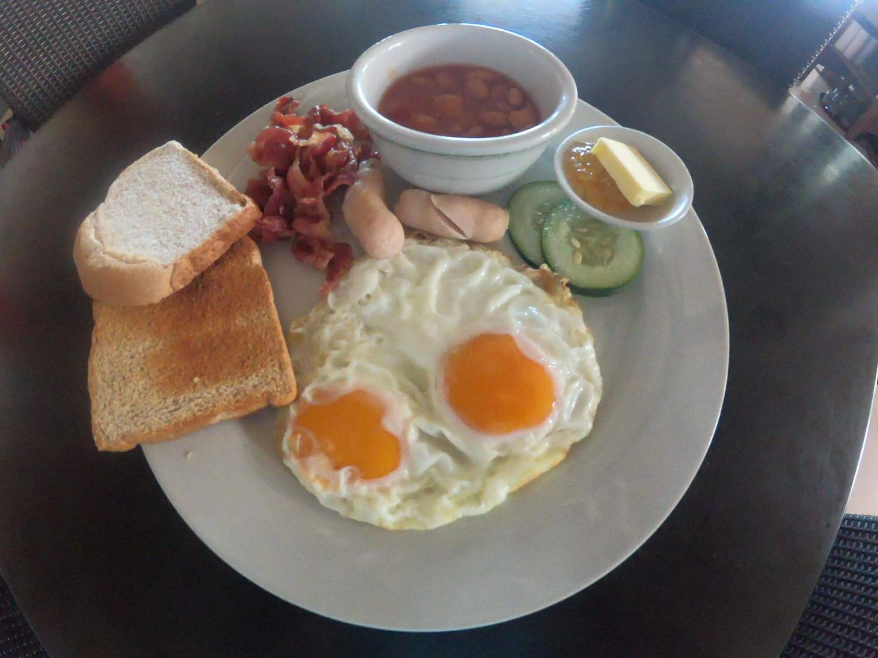 Breakfast in Calypso Beach and Dive Resort