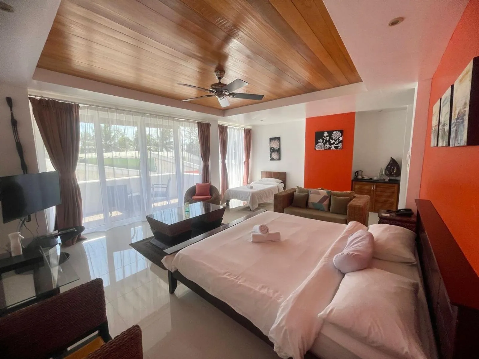 Bedroom, Bed in Calypso Beach and Dive Resort