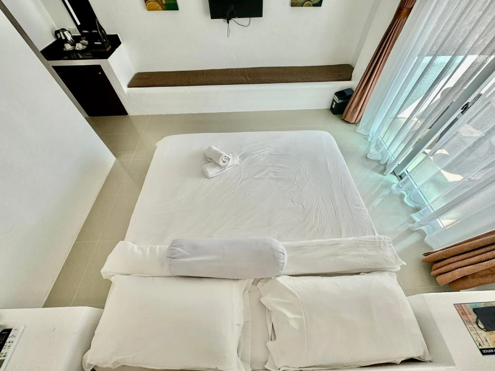 Bedroom, Bed in Calypso Beach and Dive Resort