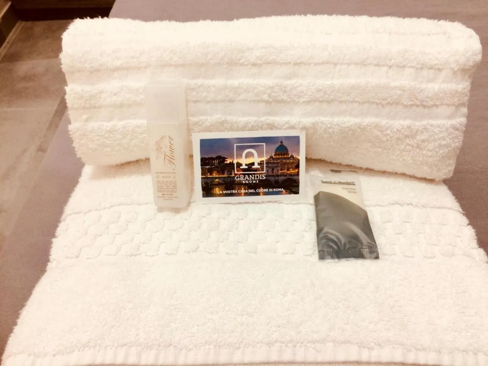 Decorative detail, Bed in Grandis Rooms