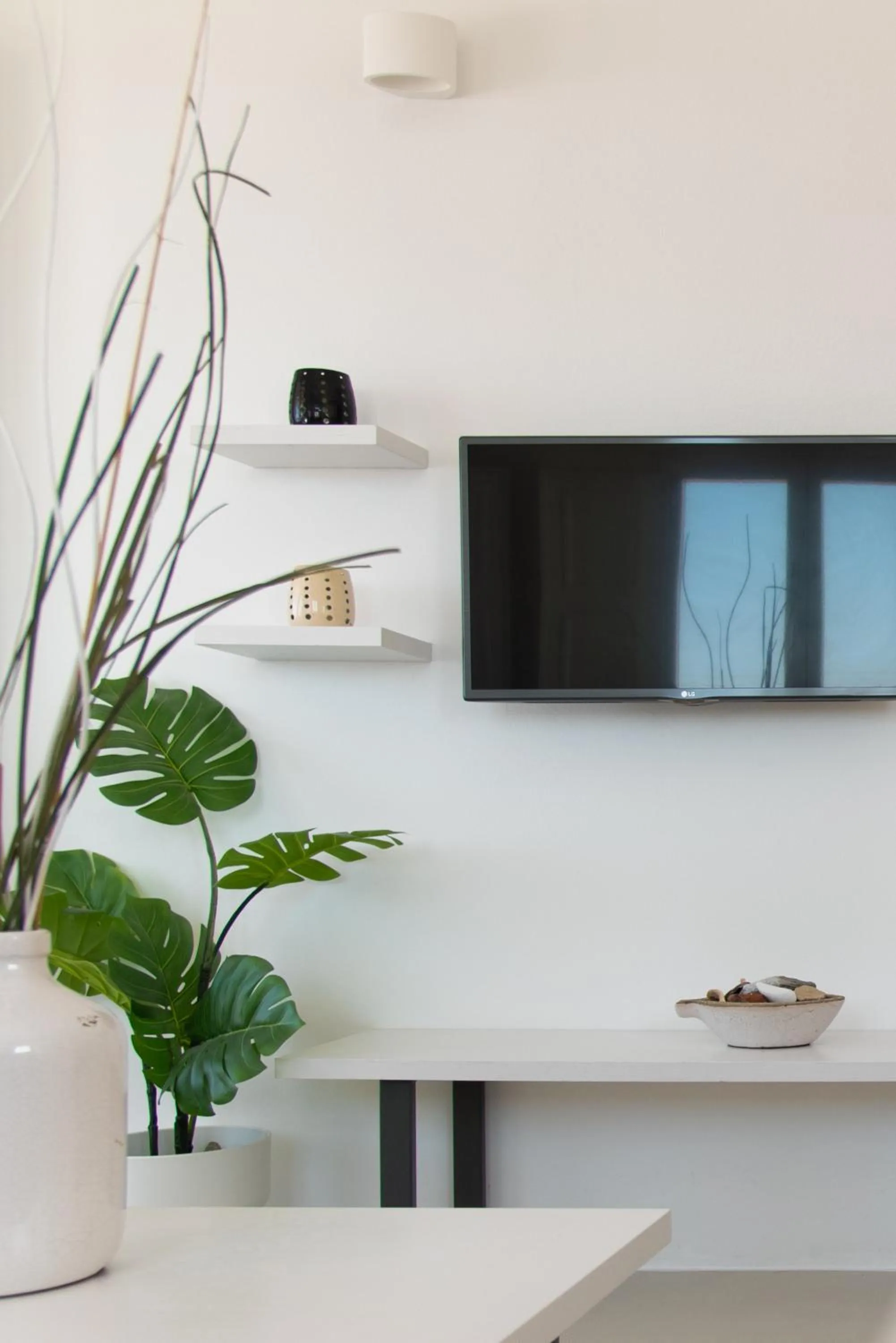 TV and multimedia in Lemon Tree Houses