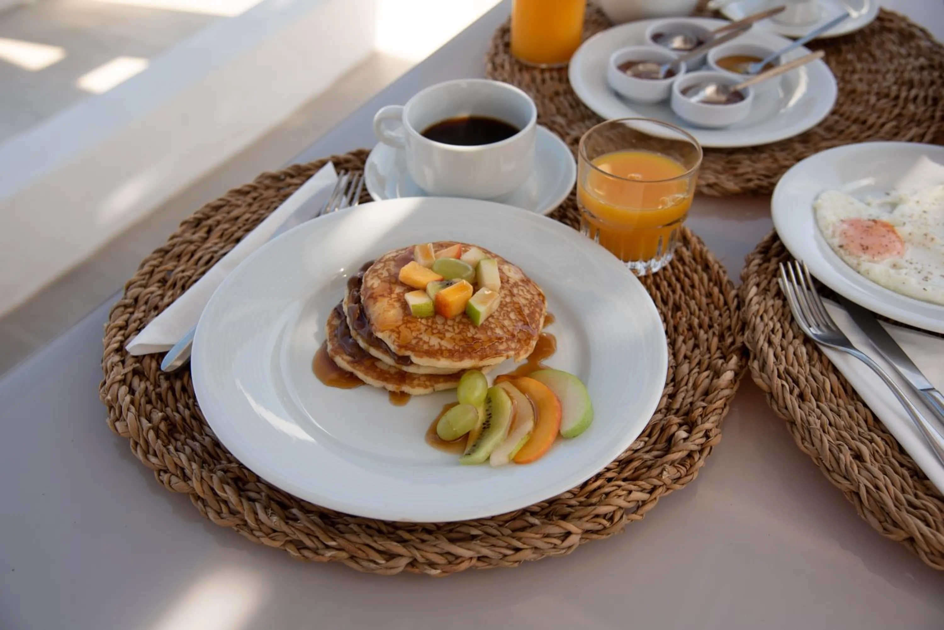 Breakfast in Lemon Tree Houses