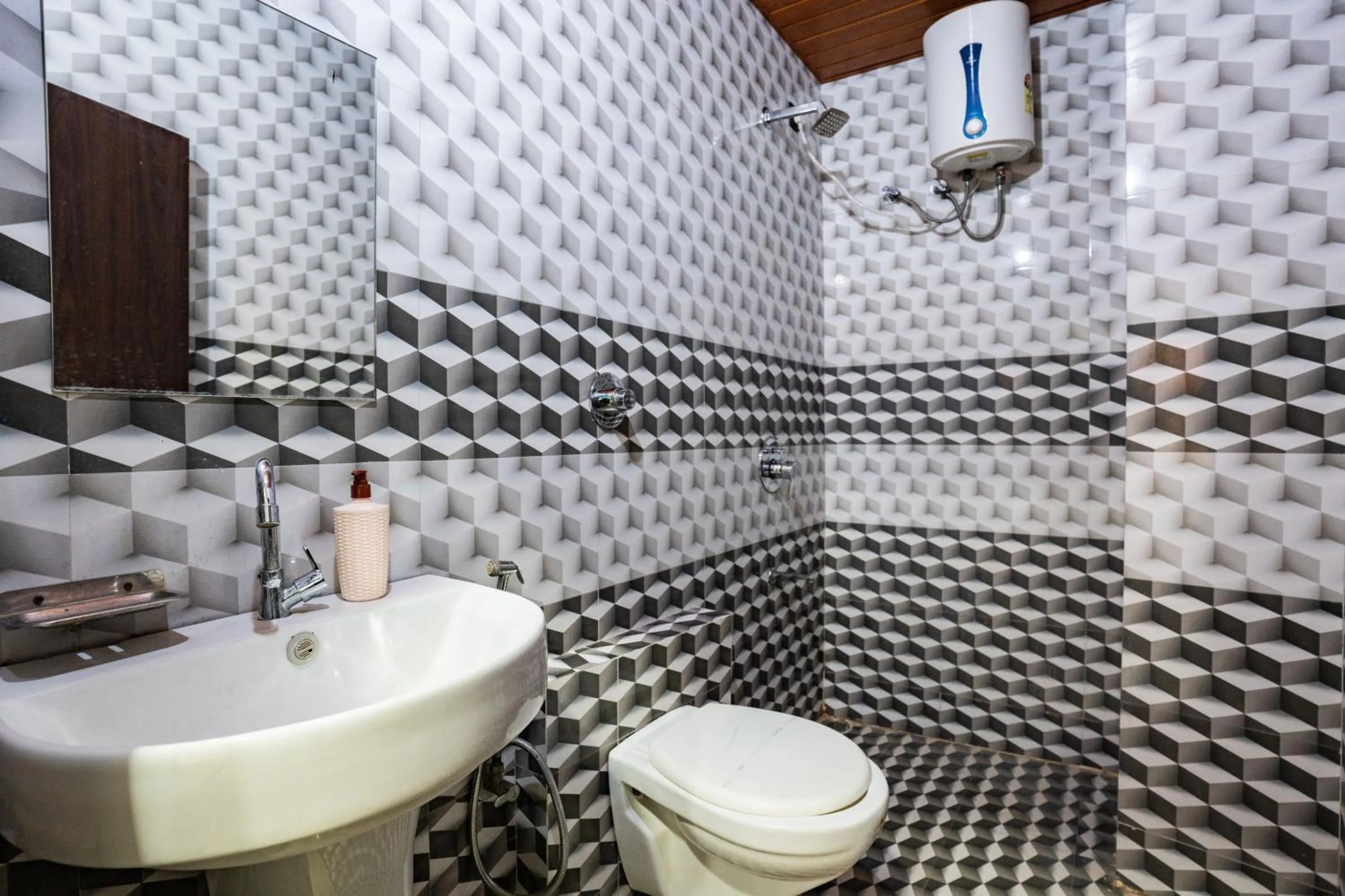 Shower in Heart and Soul of Jaisalmer