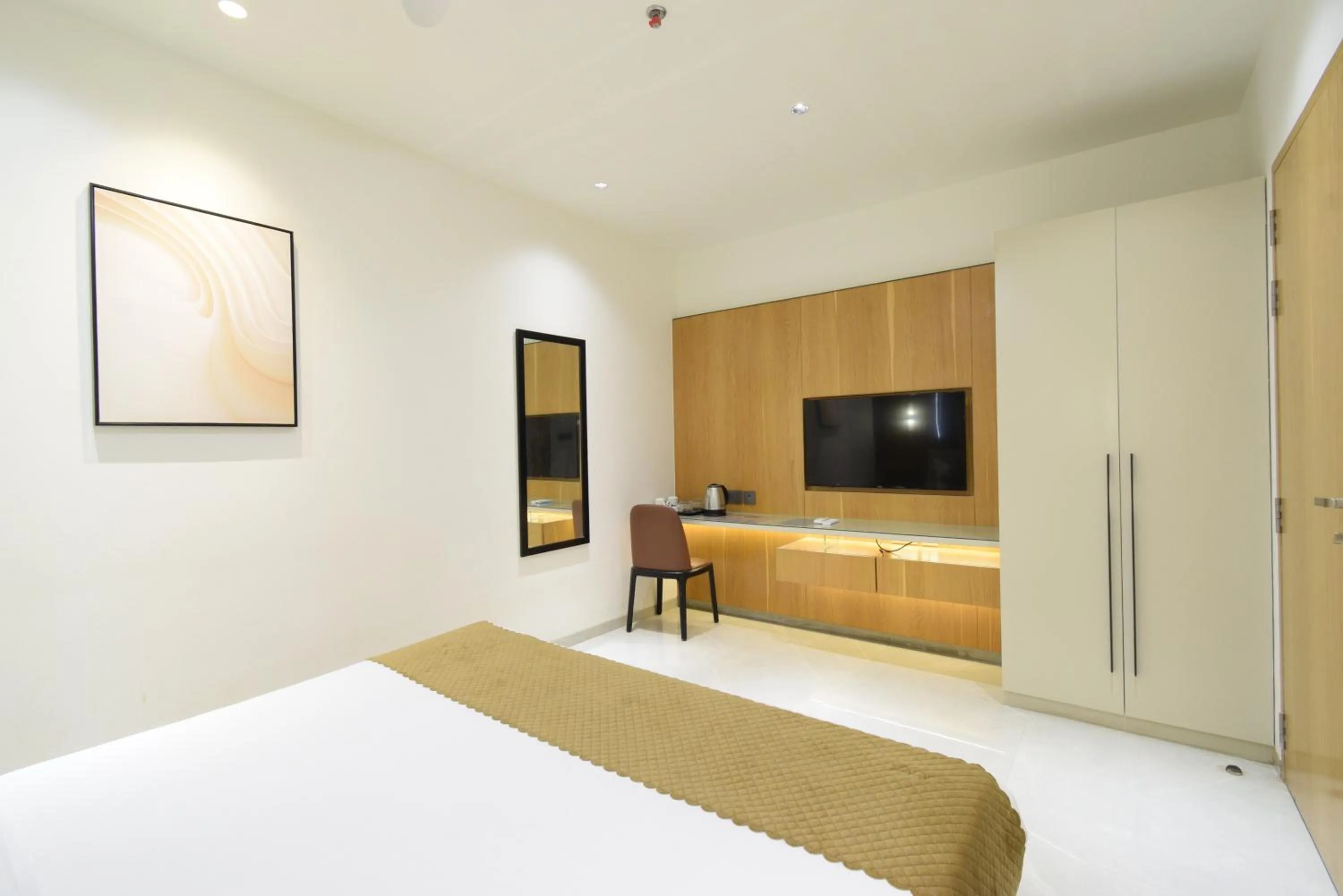 TV and multimedia, Bed in Hotel TAAR TANGERINE Gachibowli