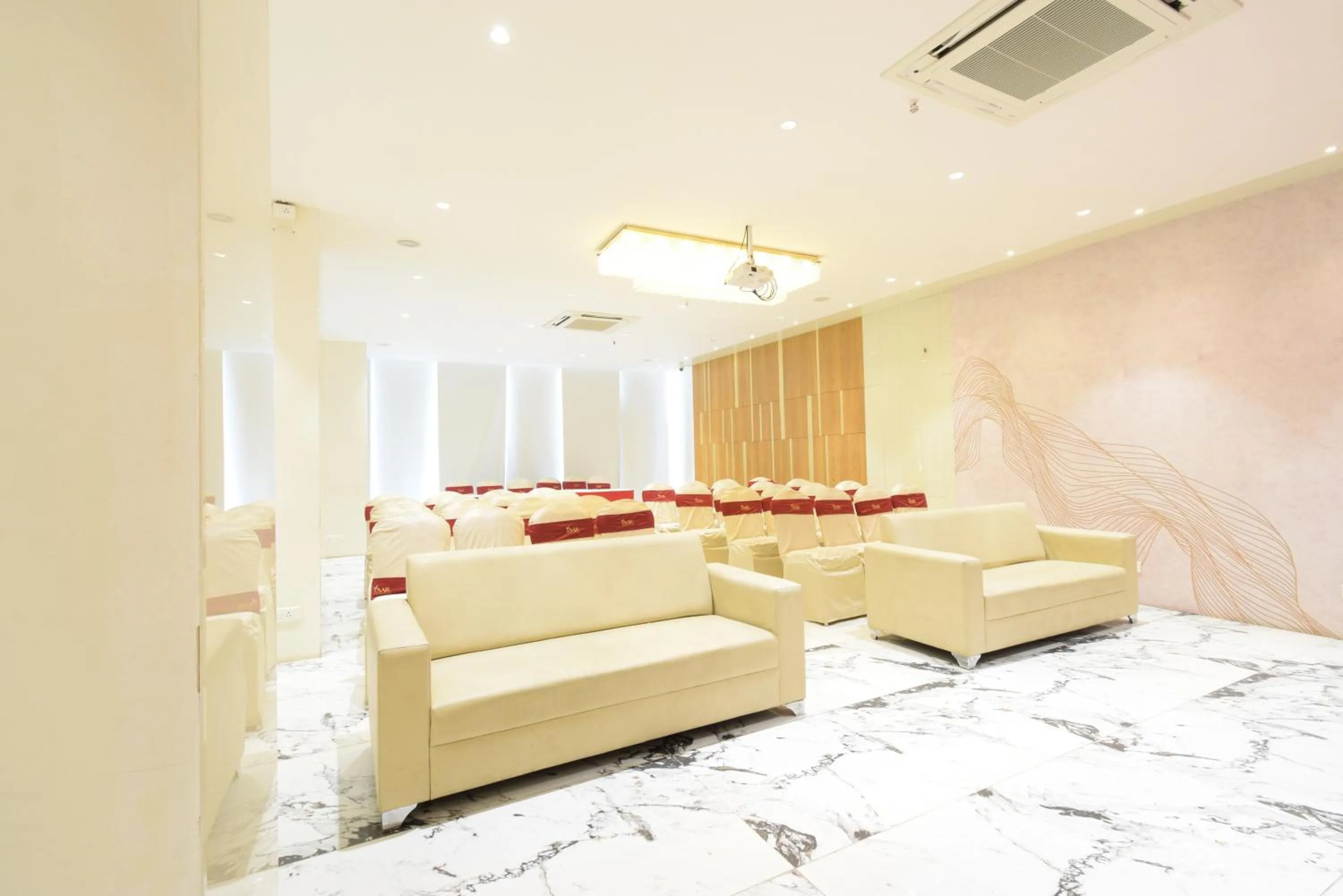 Banquet/Function facilities in Hotel TAAR TANGERINE Gachibowli