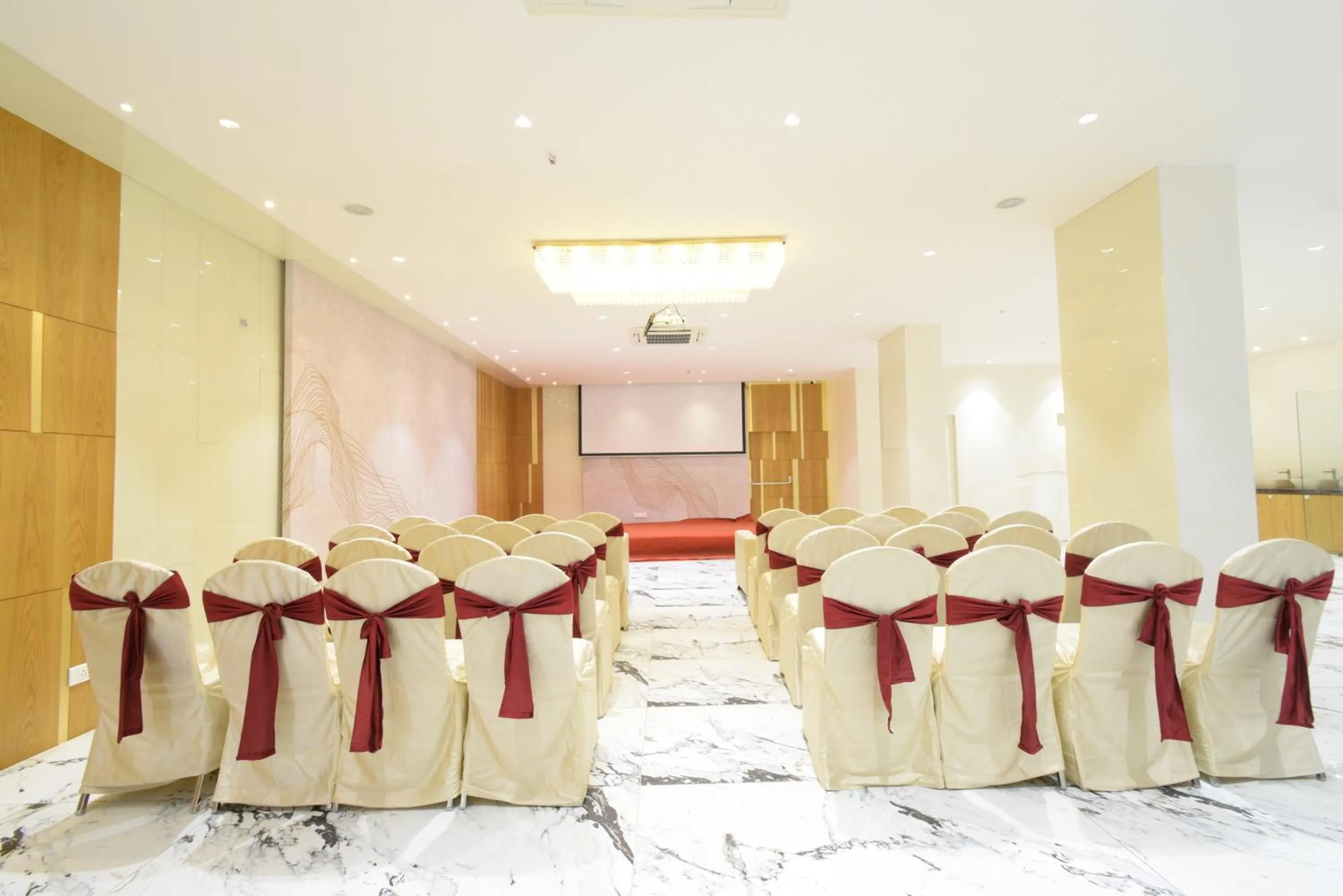 Banquet/Function facilities in Hotel TAAR TANGERINE Gachibowli