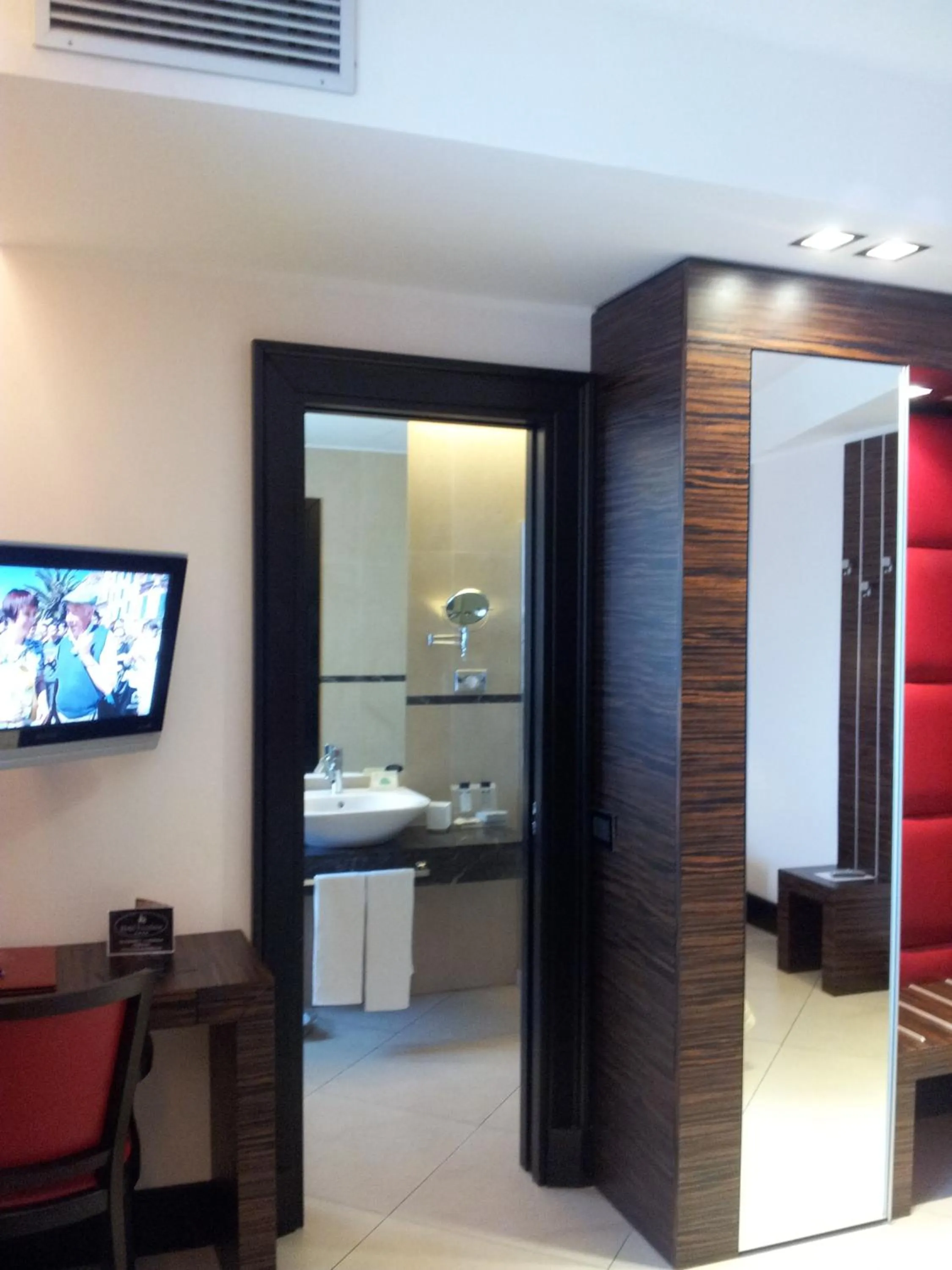 Toilet in Hotel Excelsior