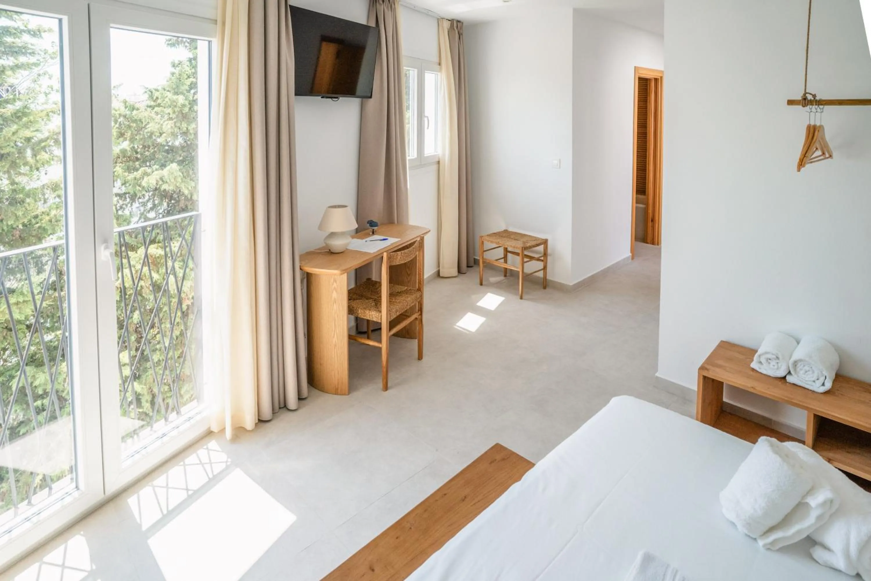 Photo of the whole room, Bed in Hotel Boutique Maram - Adults Only