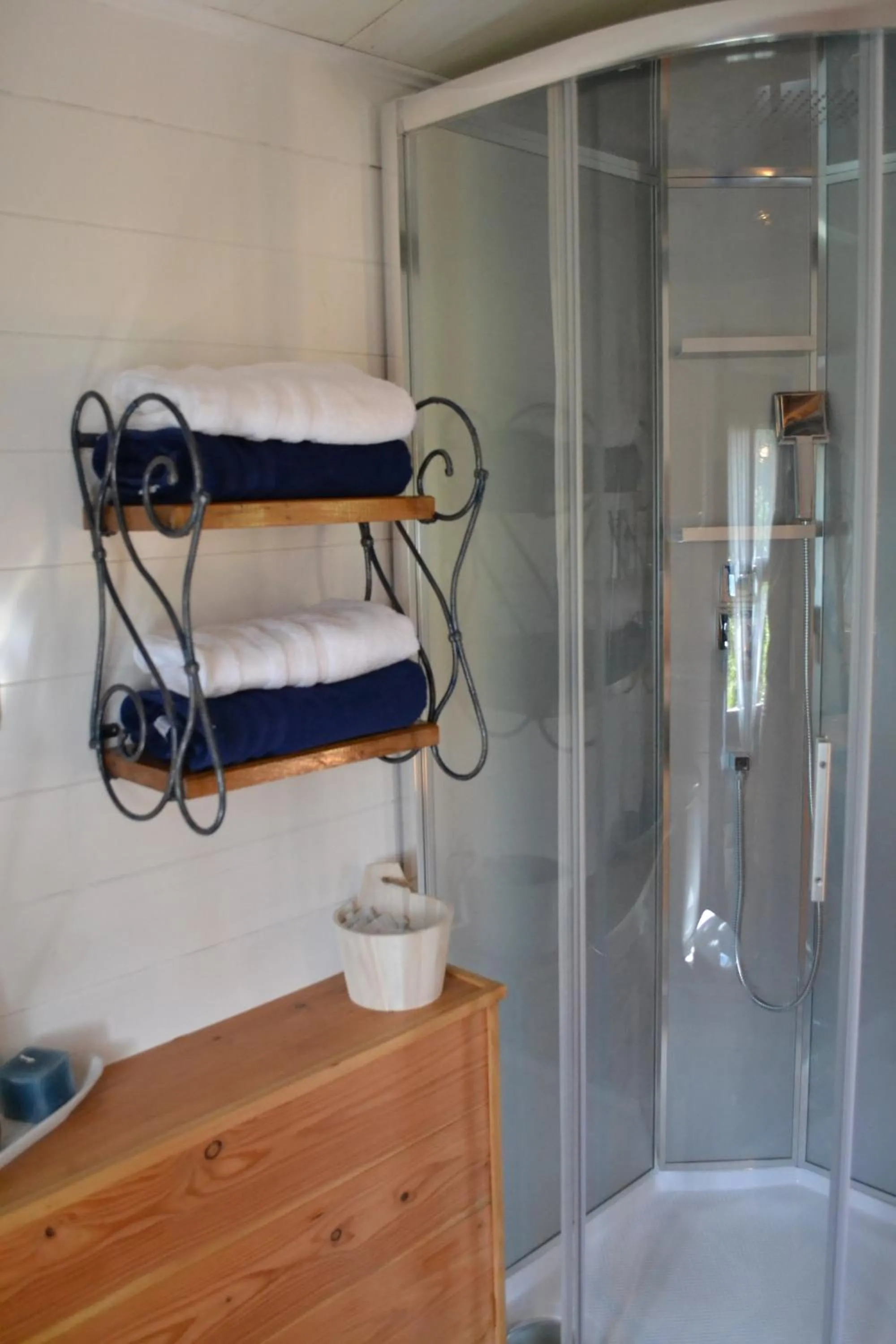 Bathroom in Le Jardin des Pierres Brunes
