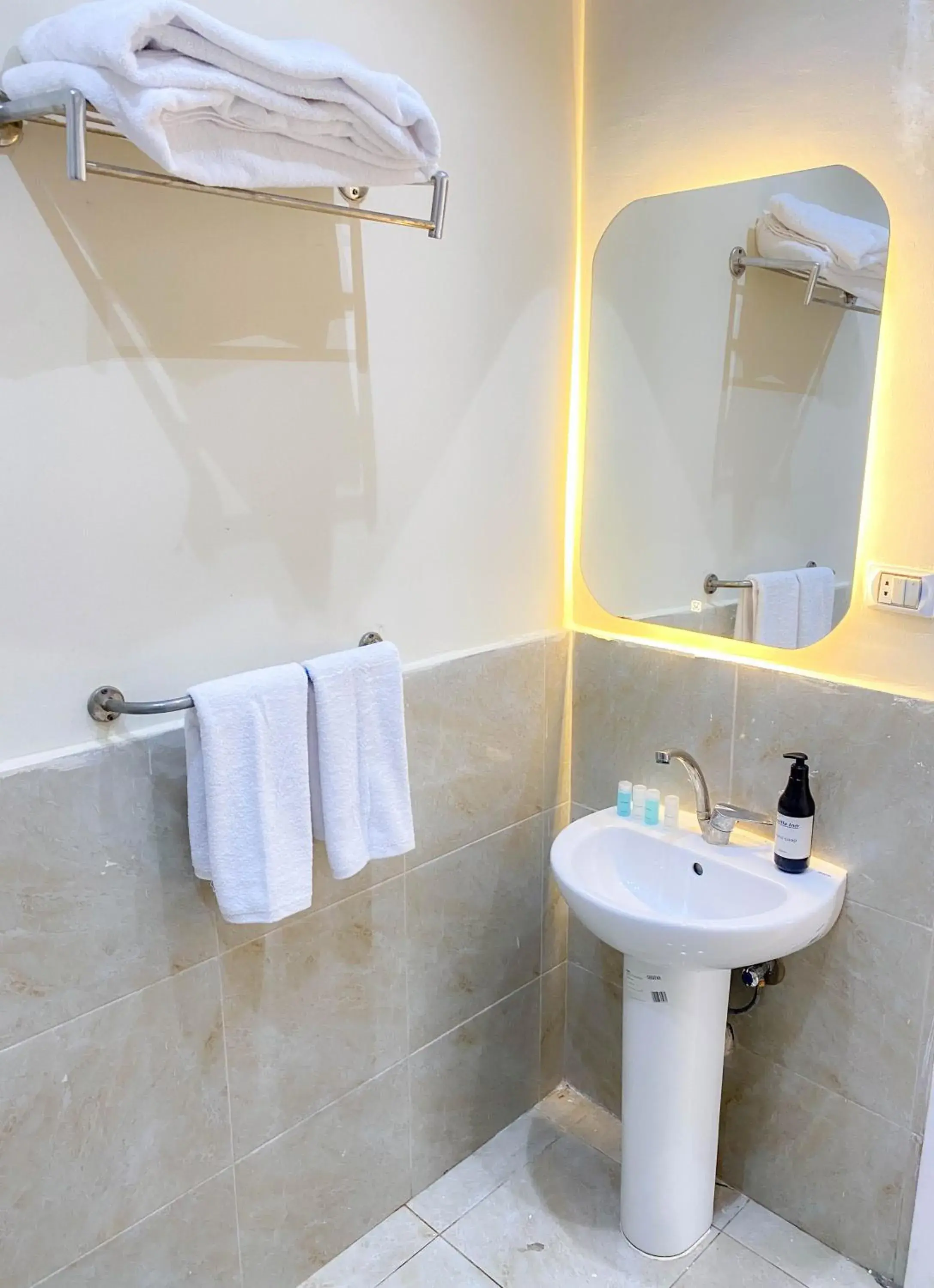 Bathroom in Settle Inn Al Rehab City B Bathroom in Settle Inn Al Rehab City B