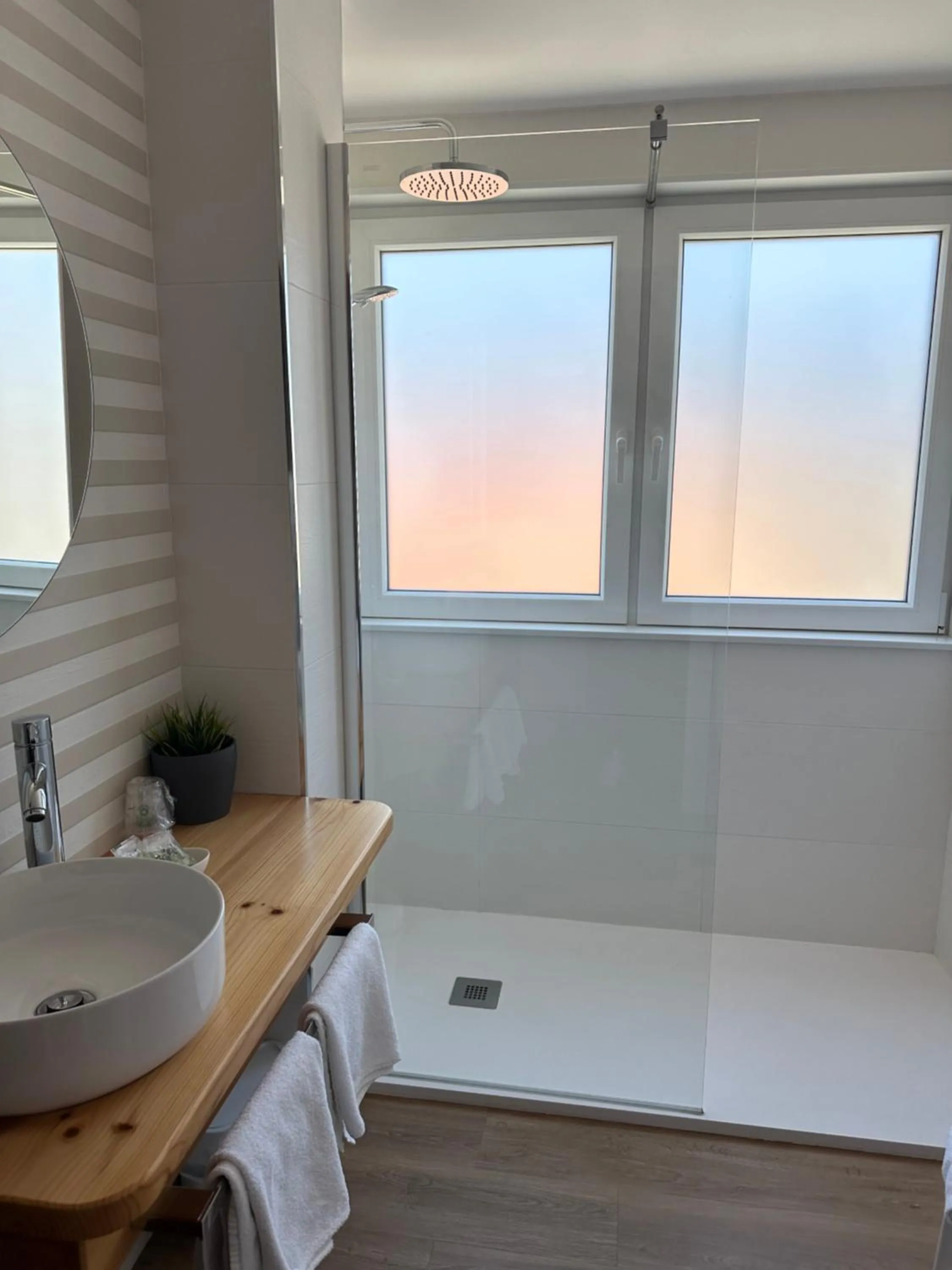 Bathroom in Hotel Playa de Sardiñeiro