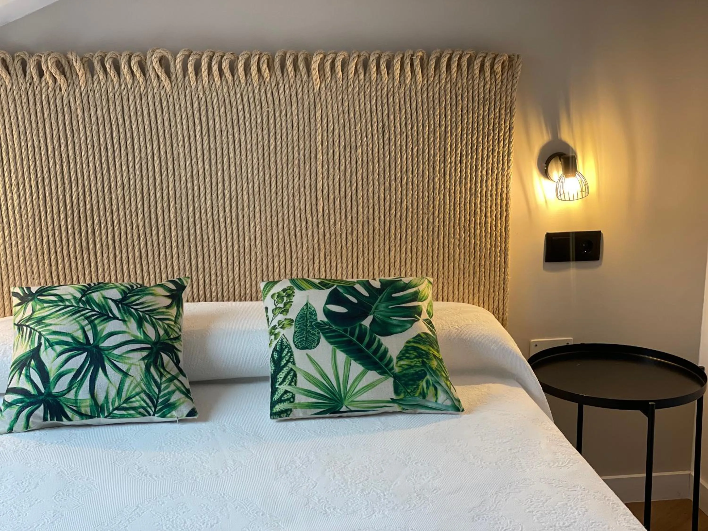 Bed in Hotel Playa de Sardiñeiro