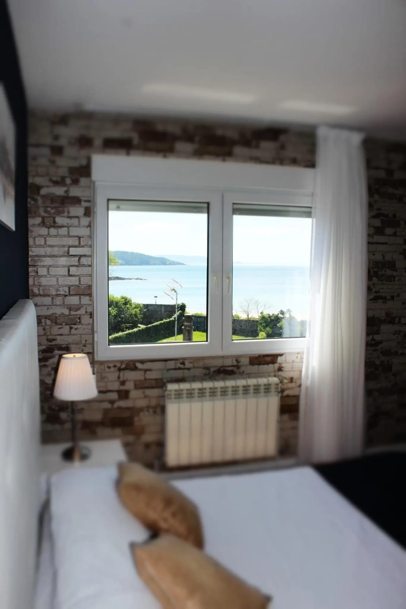 Sea view, Bed in Hotel Playa de Sardiñeiro