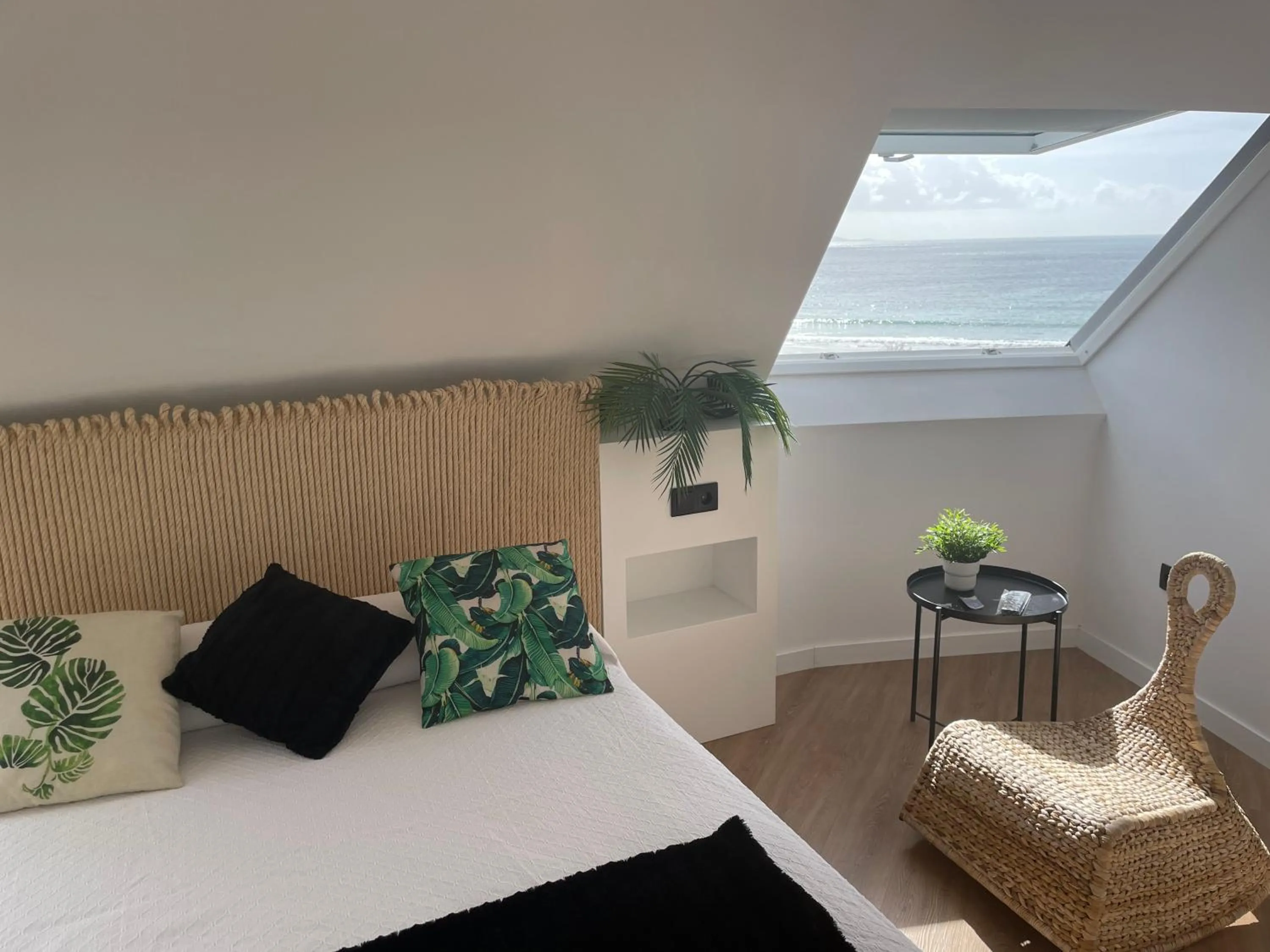 Bed in Hotel Playa de Sardiñeiro